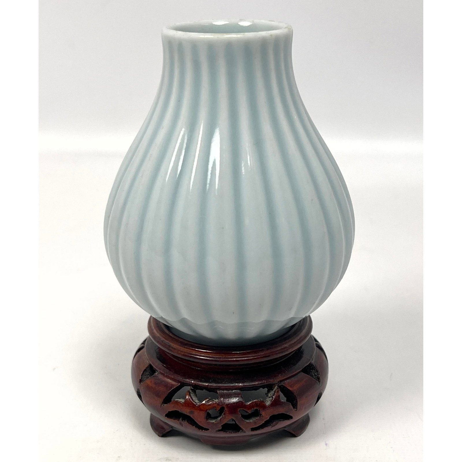 Small Chinese porcelain ribbed vase marked: Small Chinese porcelain ribbed vase marked Dimensions: Height: 3.5 inches, Width: 3 inches, Depth: 3 inches. - Additional Dimensions: Stand H: 1.25 inches --- US Packing and Shipping charge: $35 Plus 