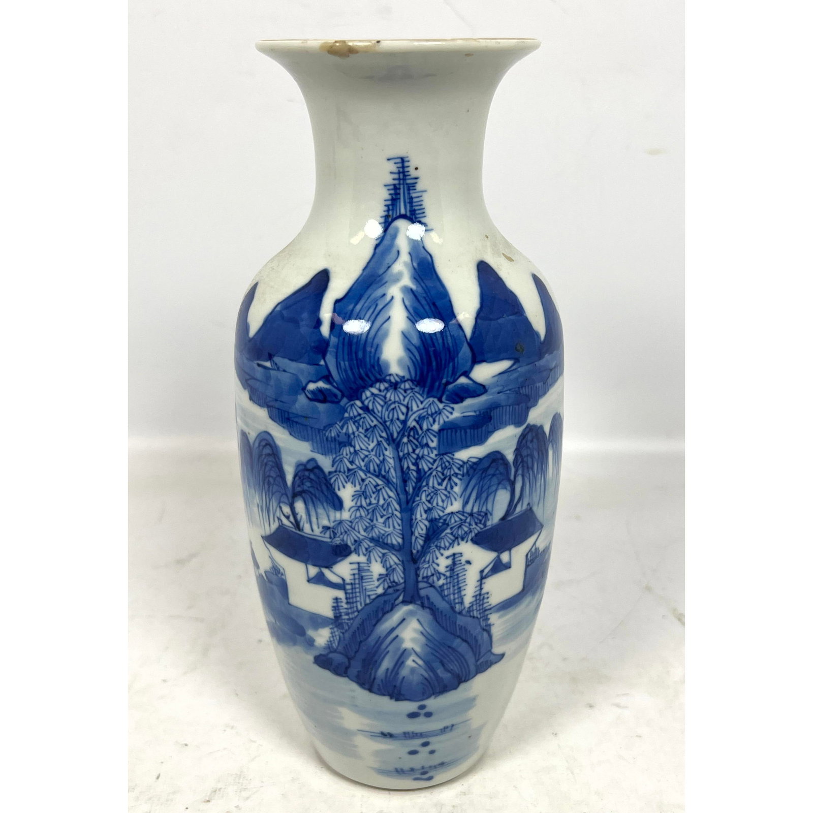Blue and White Decorated Asian Vase. Landscape with Trees.: Blue and White Decorated Asian Vase. Landscape with Trees. Dimensions: Height: 9.5 inches, Width: 4 inches, Depth: 4 inches. --- US Packing and Shipping charge: In house shipping available. Will be ca