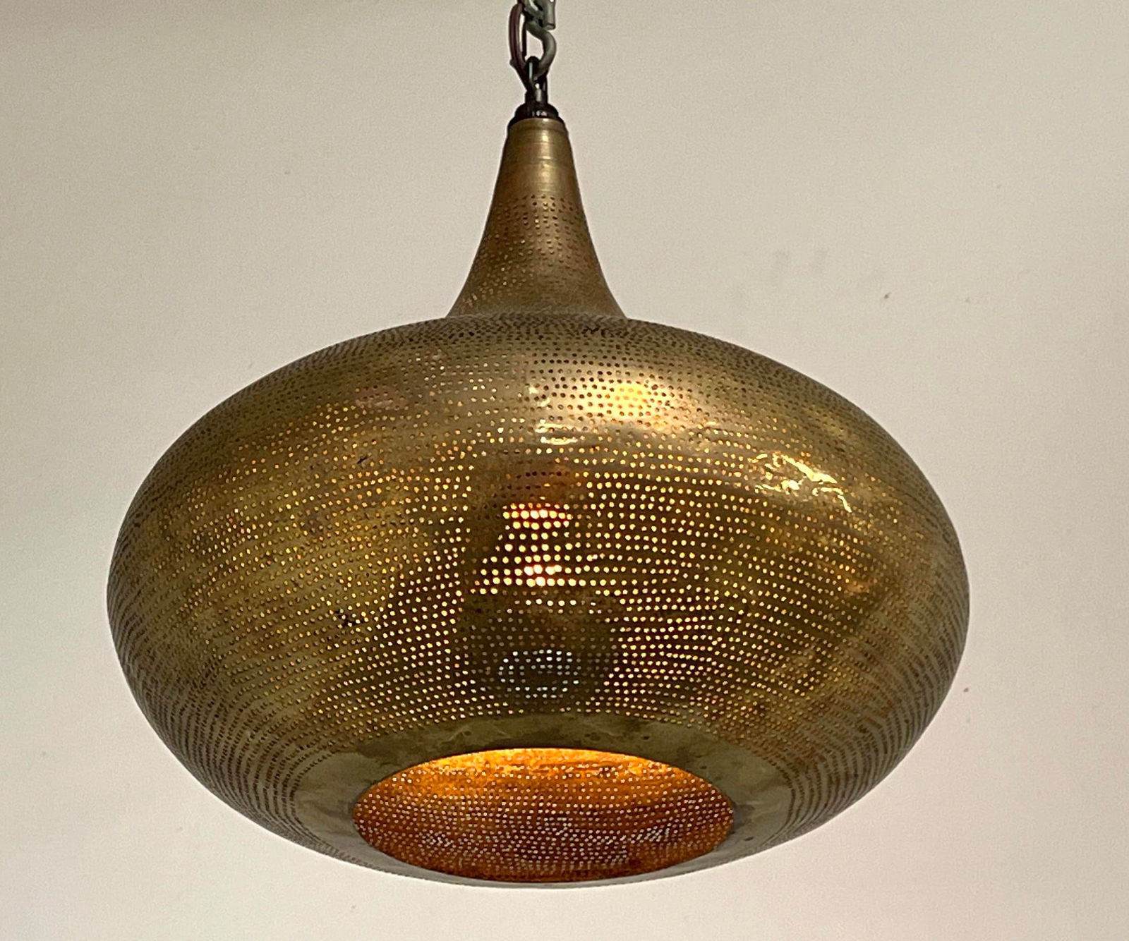 Pierced brass chandelier hanging pendant lamp light. (1 of 10)
