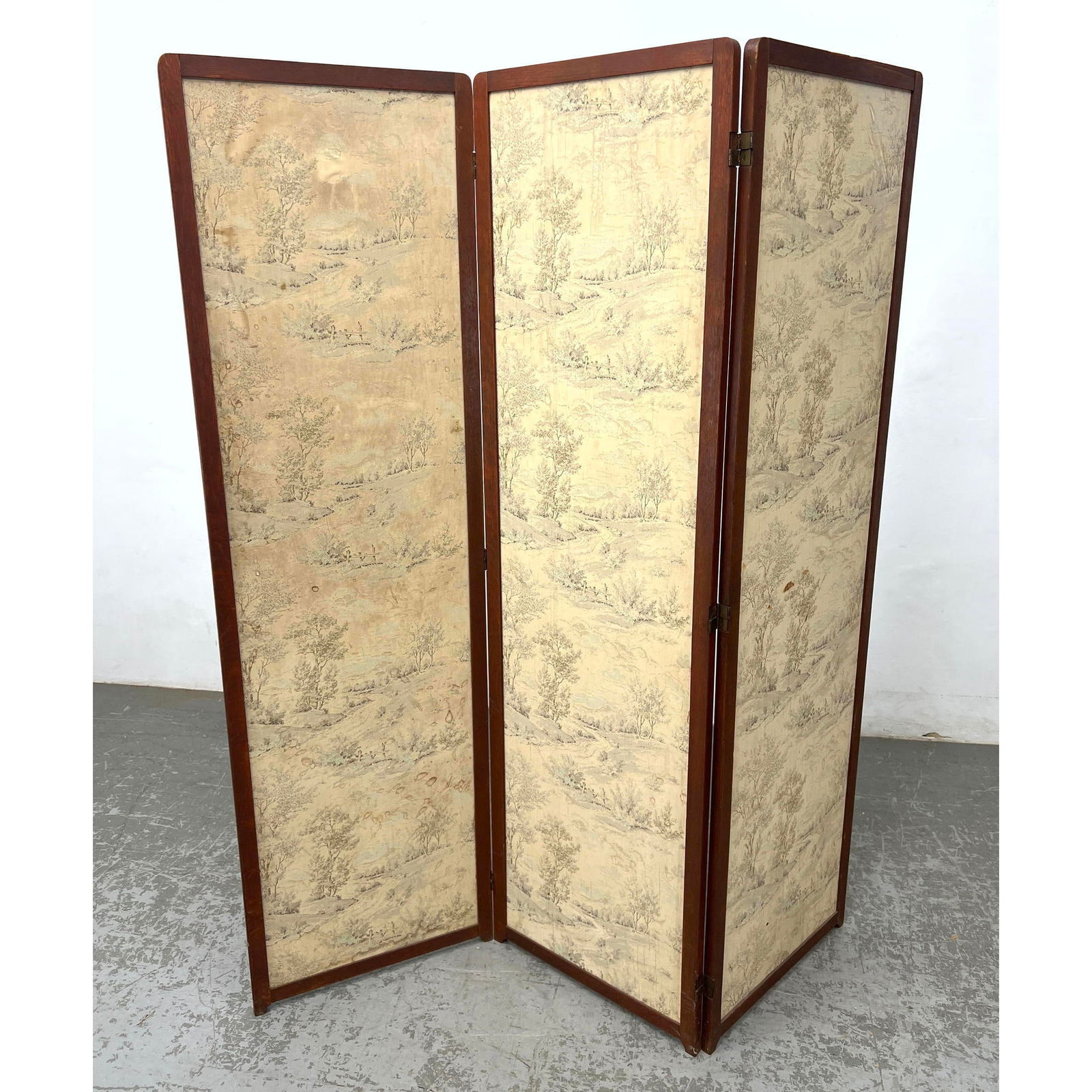 Vintage 3 Panel Folding Dresser Screen Room Divider. (1 of 6)