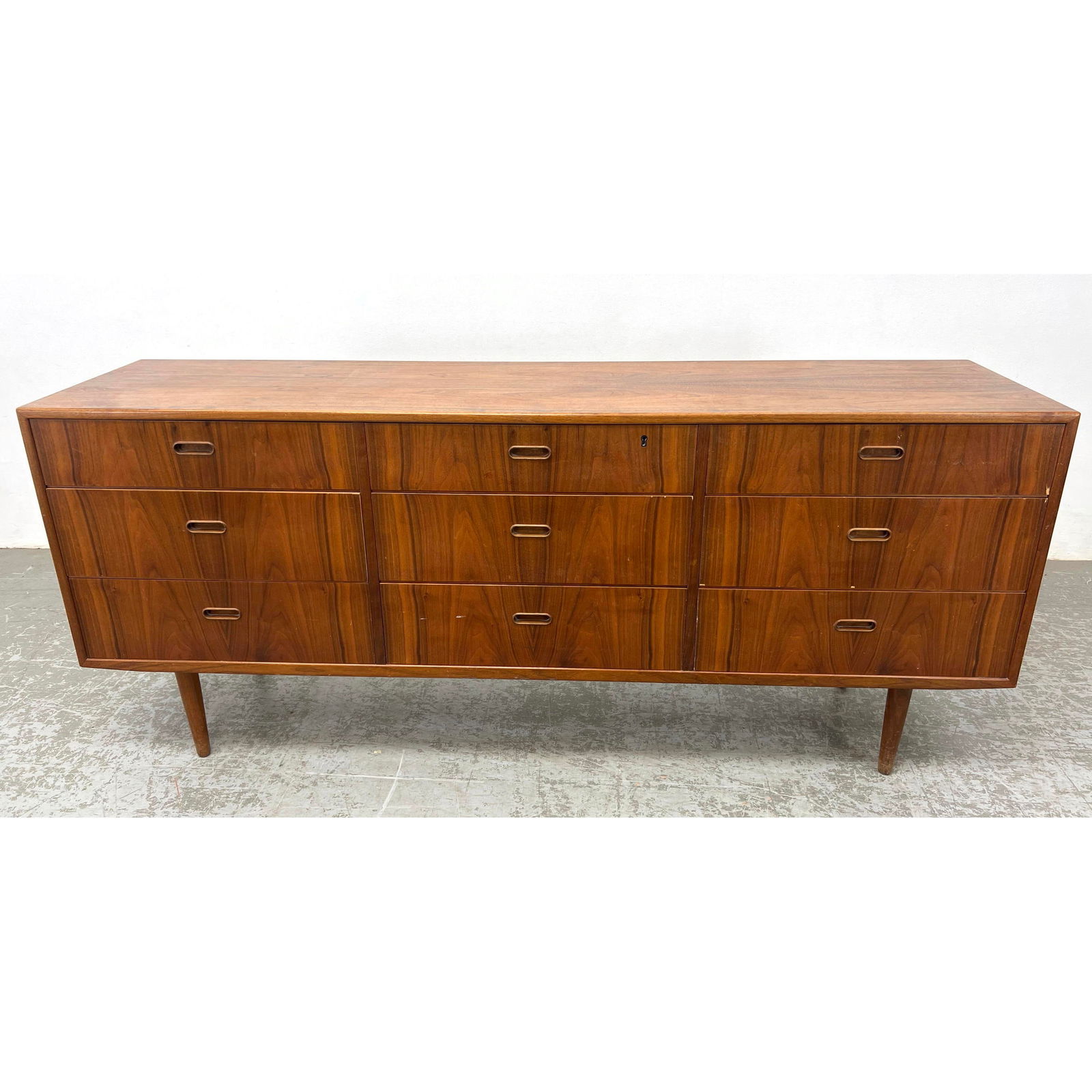 ARNE VODDER Danish Modern Credenza. Triple Dresser. Chest of Drawers. Wonderful Wood Grain. Not Mark: ARNE VODDER Danish Modern Credenza. Triple Dresser. Chest of Drawers. Wonderful Wood Grain. Not Marked. Dimensions: Height: 31 inches, Width: 72 inches, Depth: 18 inches. --- - We offer curbside deliv