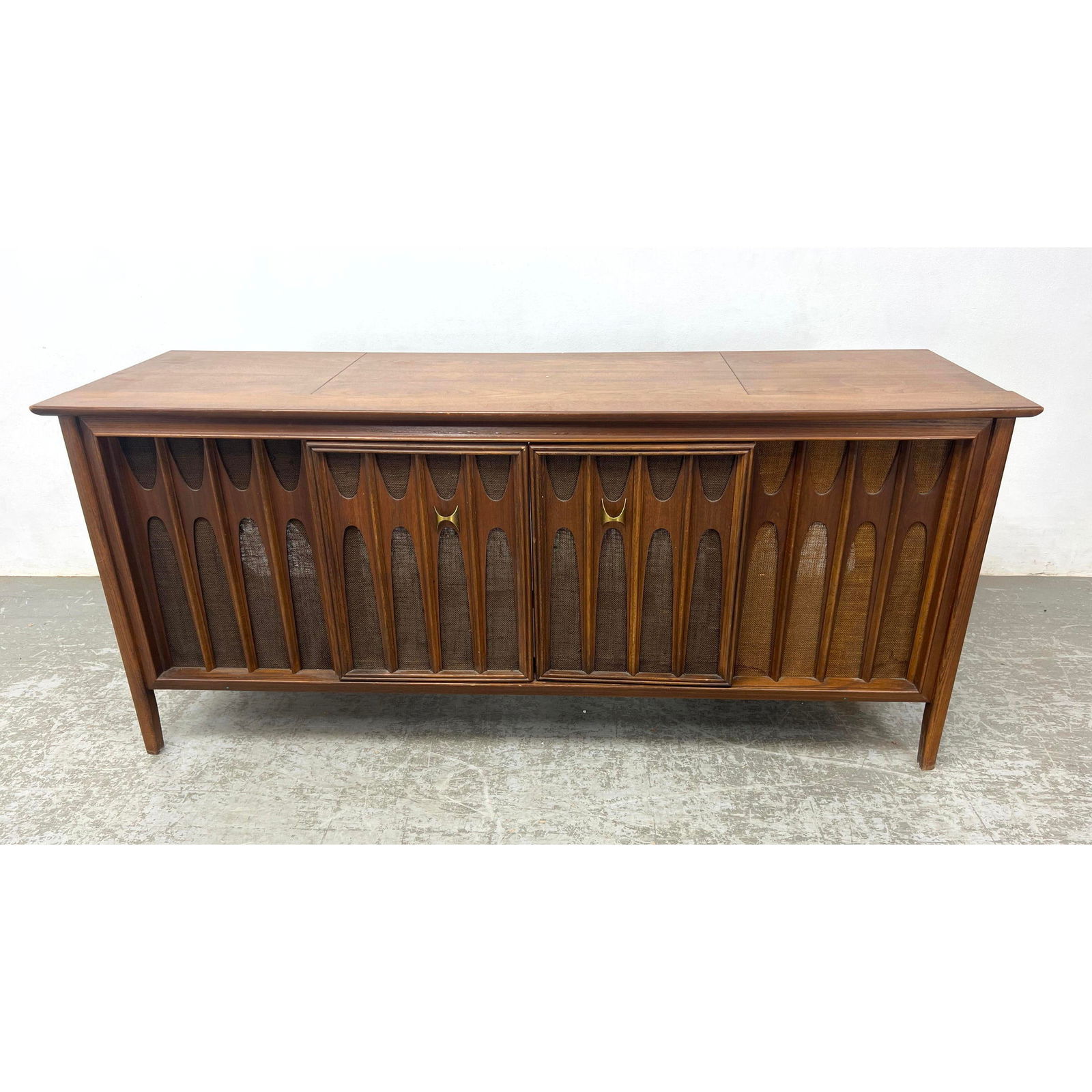 Brasilia style Record Cabinet, Credenza. (1 of 8)