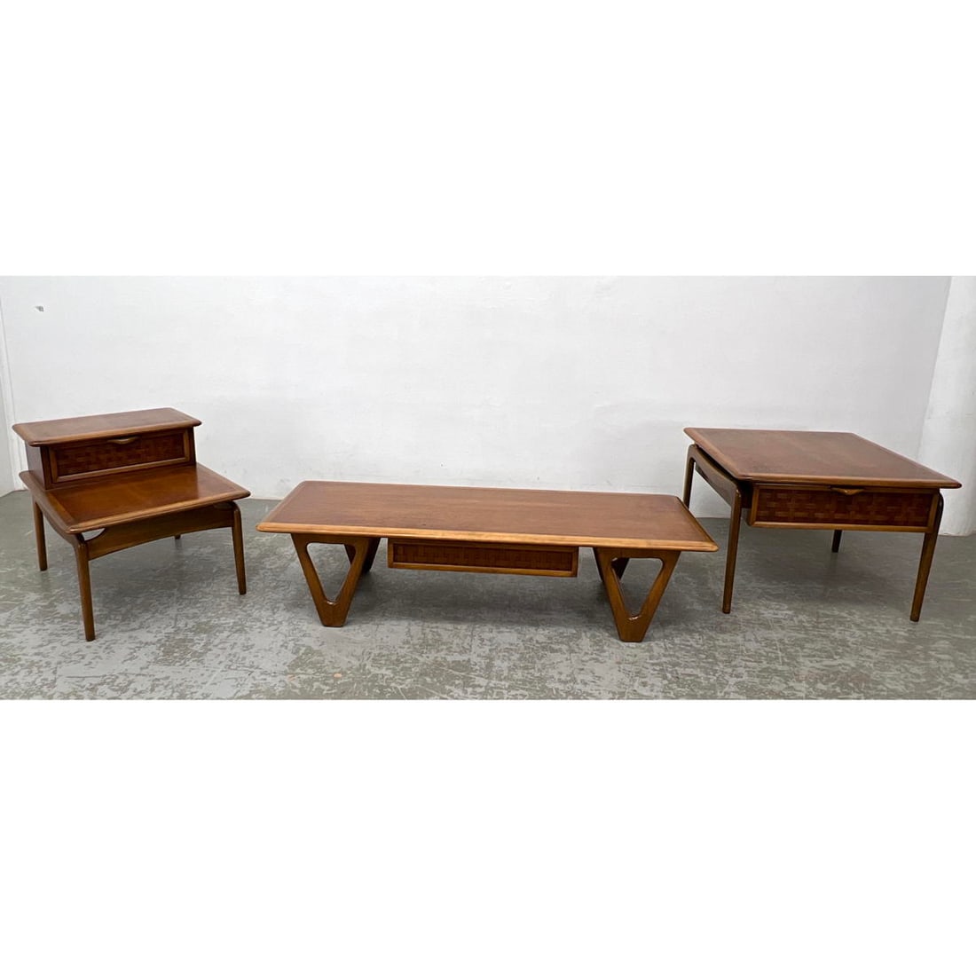 3pc LANE American Modern Walnut Tables. 1) Banded Coffee Table. 1). Step End Table. 1). Side End Tab (1 of 20)