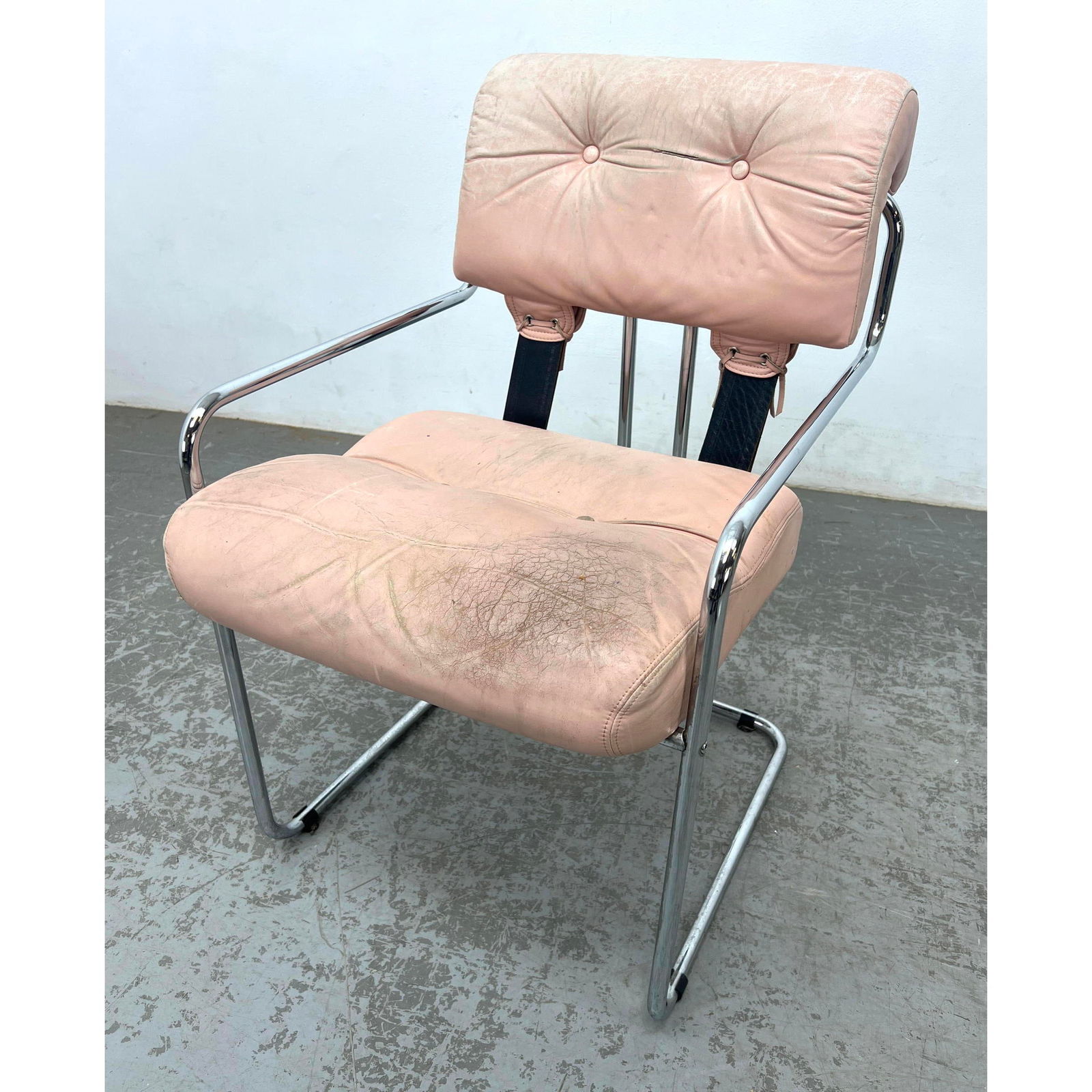 Guido Faleschini style Chrome Frame Italian Single Chair. Designed for PACE COLLECTION by MARIANI. P: Guido Faleschini style Chrome Frame Italian Single Chair. Designed for PACE COLLECTION by MARIANI. Pale Pink Leather. Label. Dimensions: Height: 32.5 inches, Width: 21 inches, Depth: 24.5 inches. - Se