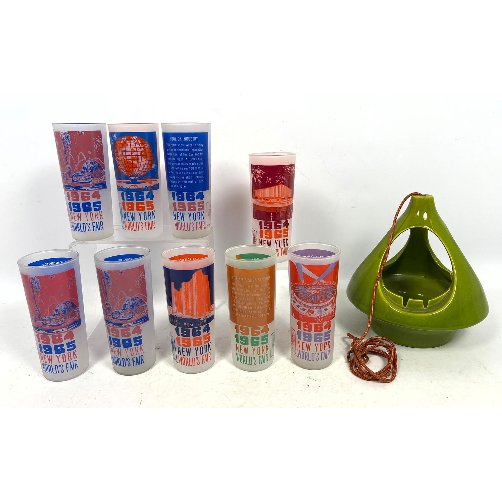 10pc lot: 70s Green Ceramic Hanging Ashtray, 9-1960s World's Fair Drinking Glasses (1 of 16)