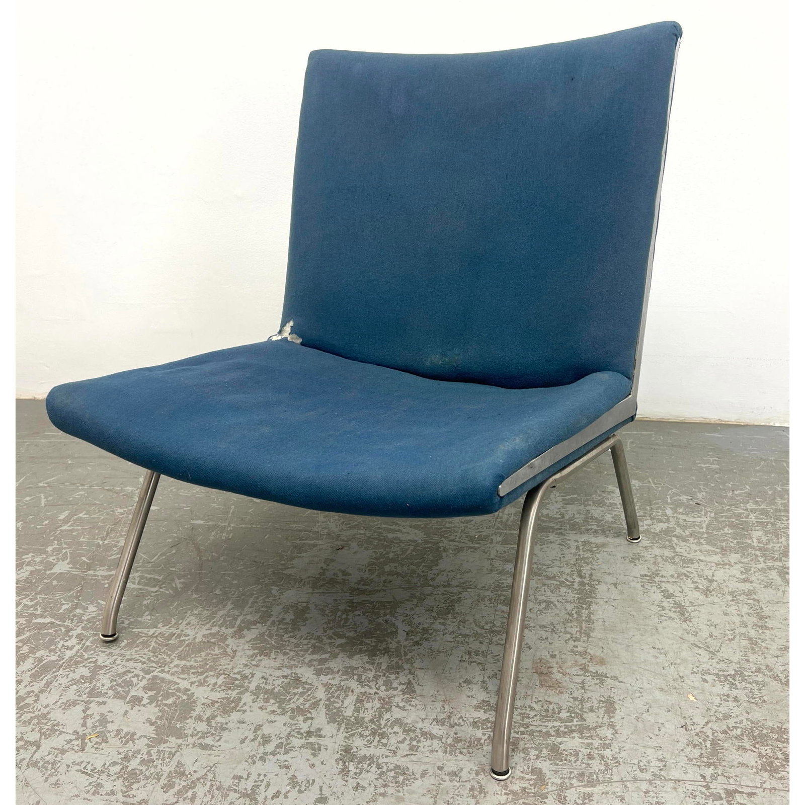 Hans J Wegner Airport Chair. Lounge Chair.: Hans J Wegner Airport Chair. Lounge Chair. Dimensions: Height: 30 inches, Width: 24 inches, Depth: 26 inches. - Seat Height: 13 inches ---