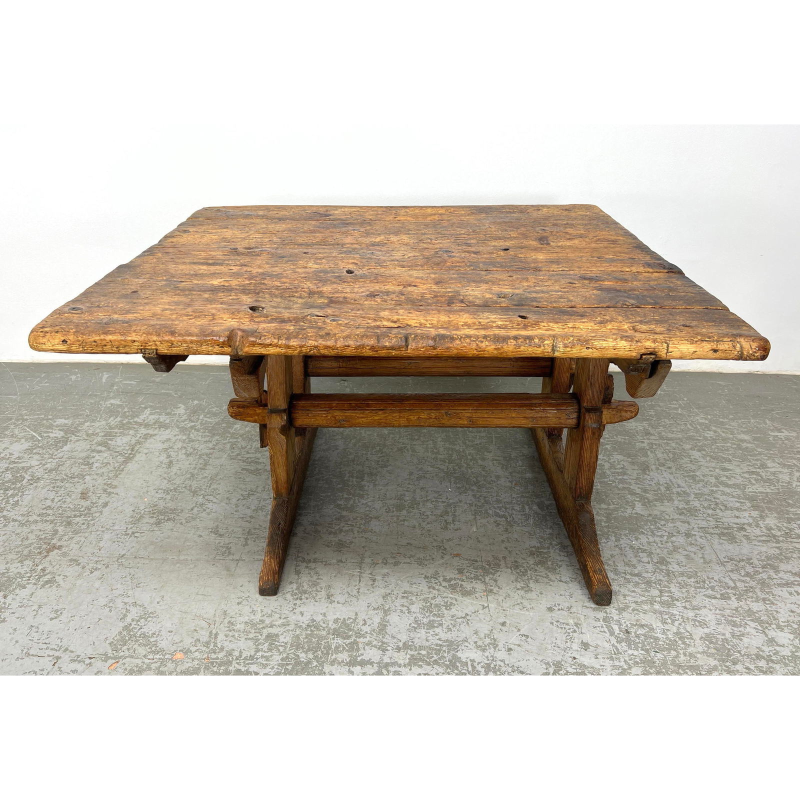 Rustic Pine Tavern Table. (1 of 14)