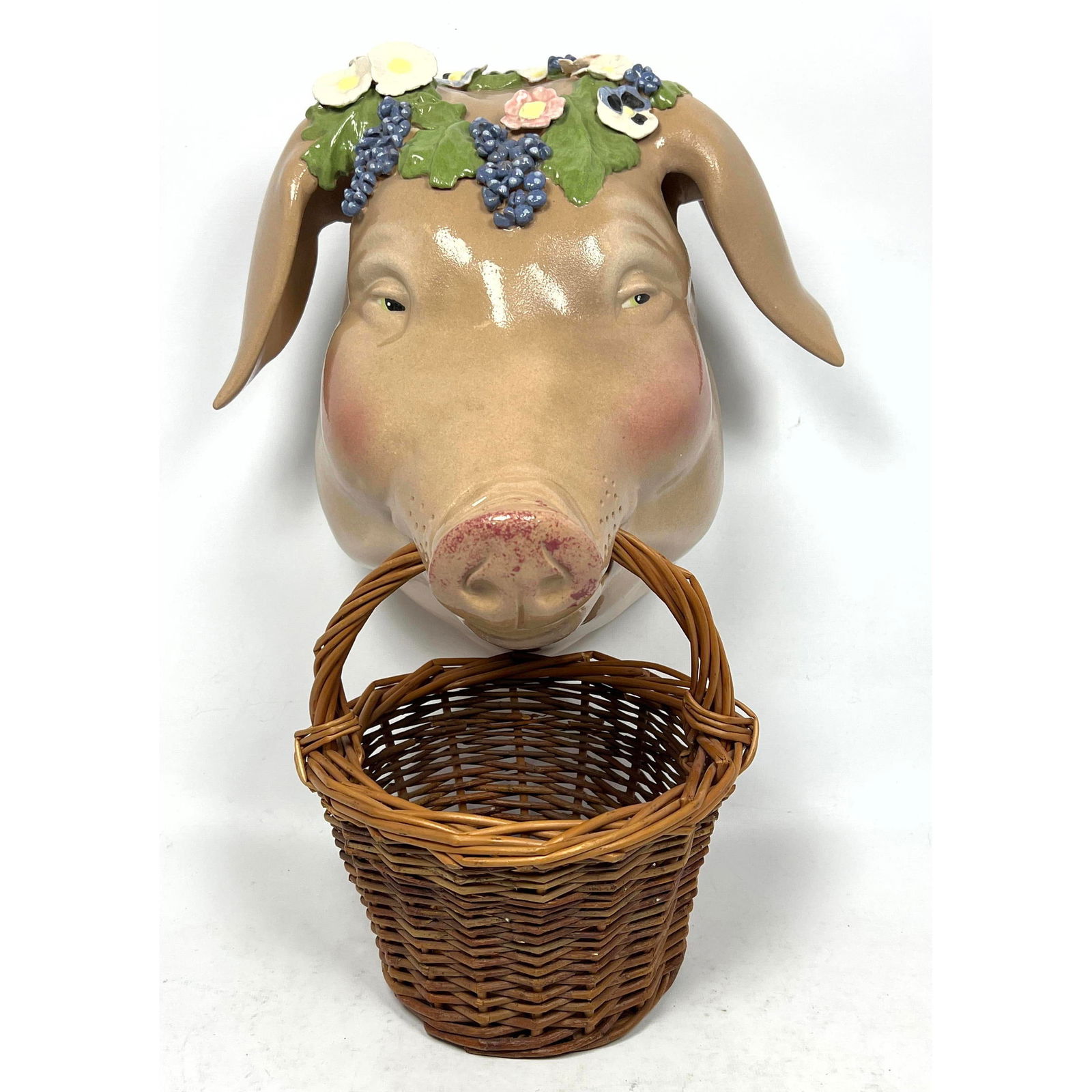 1981 Studio Menagerie Pottery pig Wall pocket with basket. (1 of 9)