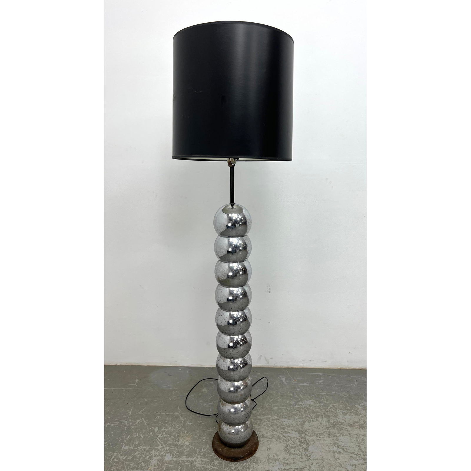 Modernist MCM Stacked Chrome Ball Floor Lamp. Stacked Spheres. (1 of 9)
