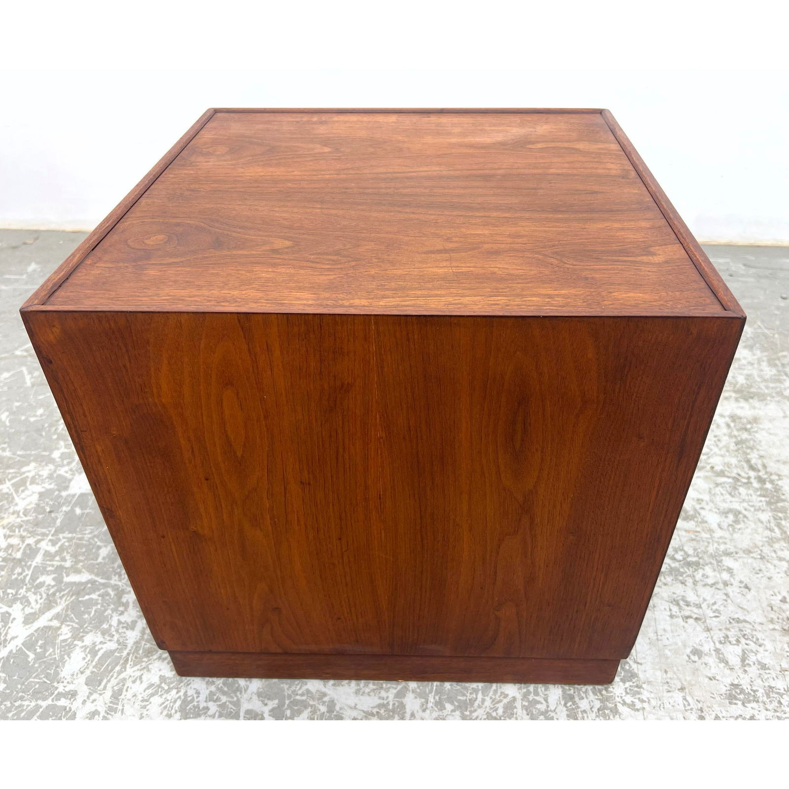Modernist Walnut Cube Side End Table. Platform Base. Probably Lane. (1 of 9)