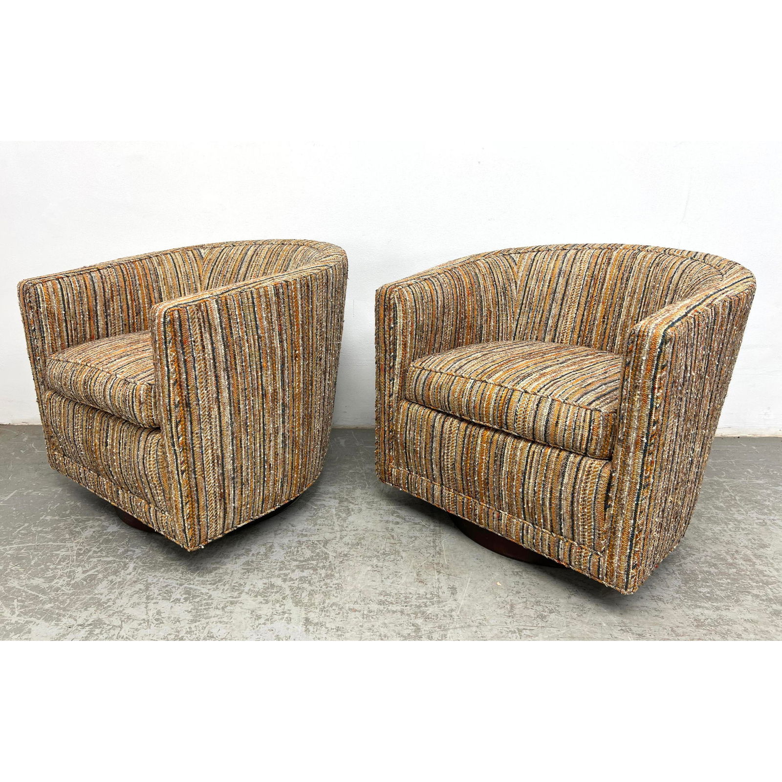 Pair Edward Wormley for Dunbar Swivel Chairs with Walnut Base, Marked in Decking (1 of 11)