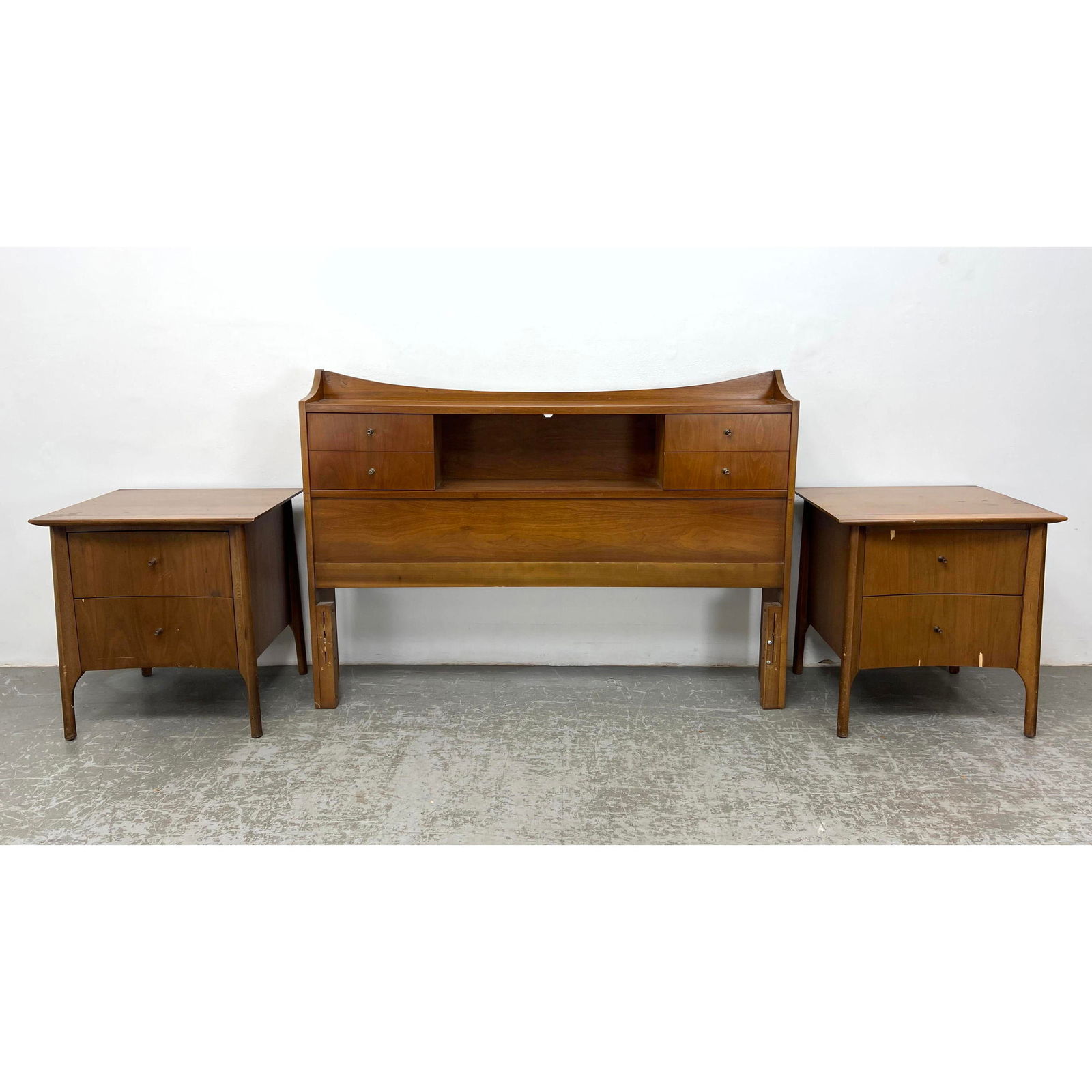 3pcs American Modern Bedroom Furniture. Pair Side table Night Stands and Headboard. (1 of 19)