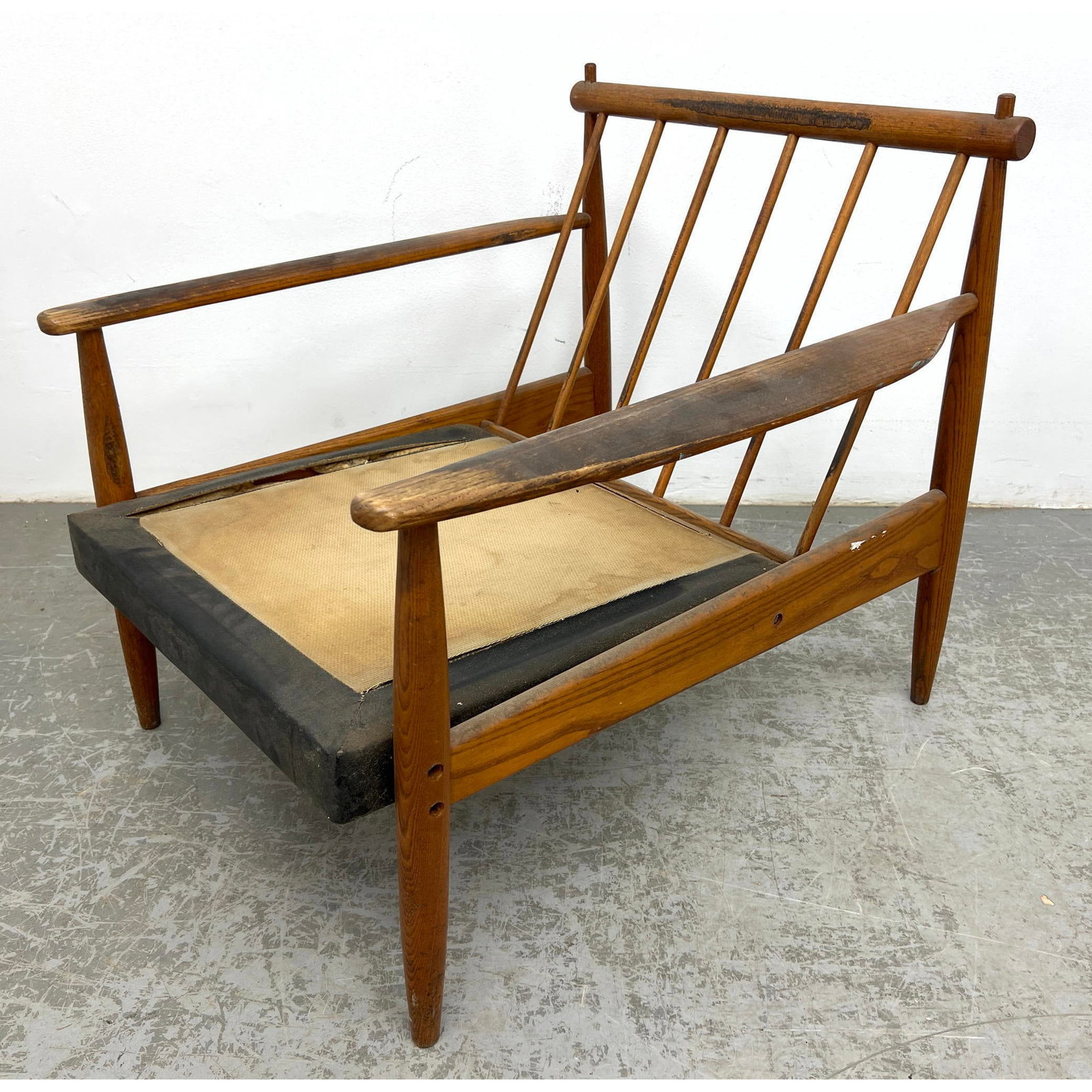Folke Olsen Style Lounge Chair.: Folke Olsen Style Lounge Chair. Dimensions: Height: 27.5 inches, Width: 28.5 inches, Depth: 30 inches. - Seat Height: 12 inches ---