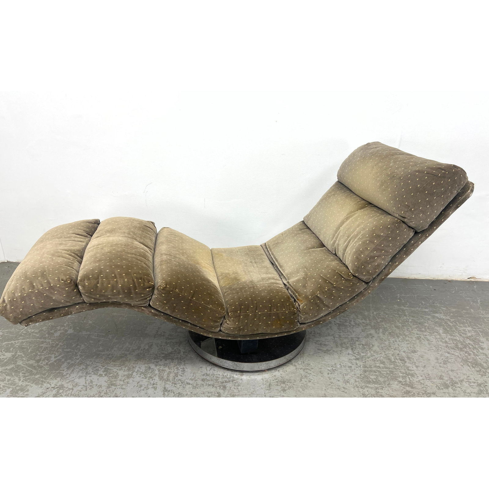 Mid Century Milo Baughman Thayer Coggin Swivel Rocking Wave Chaise Lounge Chair. Remnants of Label: Mid Century Milo Baughman Thayer Coggin Swivel Rocking Wave Chaise Lounge Chair. Remnants of Label Dimensions: Height: 32.5 inches, Width: 24 inches, Depth: 69 inches. - Seat Height: 13 inches --- - W