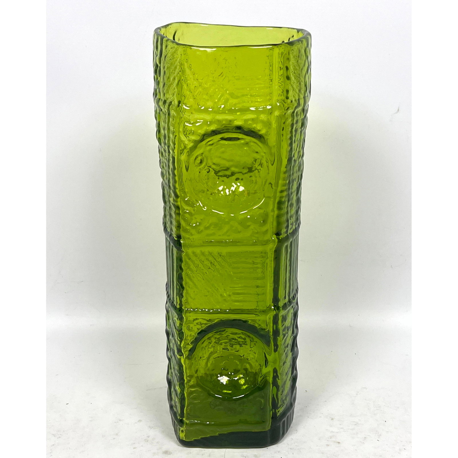 Vintage Blenko Vase in Green Glass with Overall Raised Molded Designs. Art glass. (1 of 9)