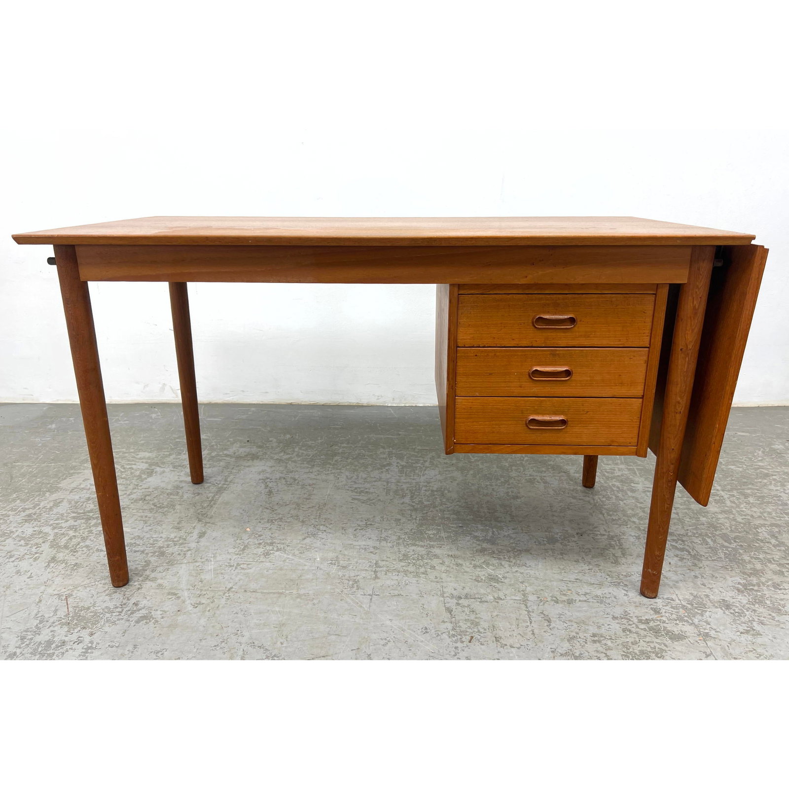 Arne Vodder Danish Modern Teak Drop Side Expanding Desk Denmark. Danish Modern teak. Sliding drawers (1 of 13)