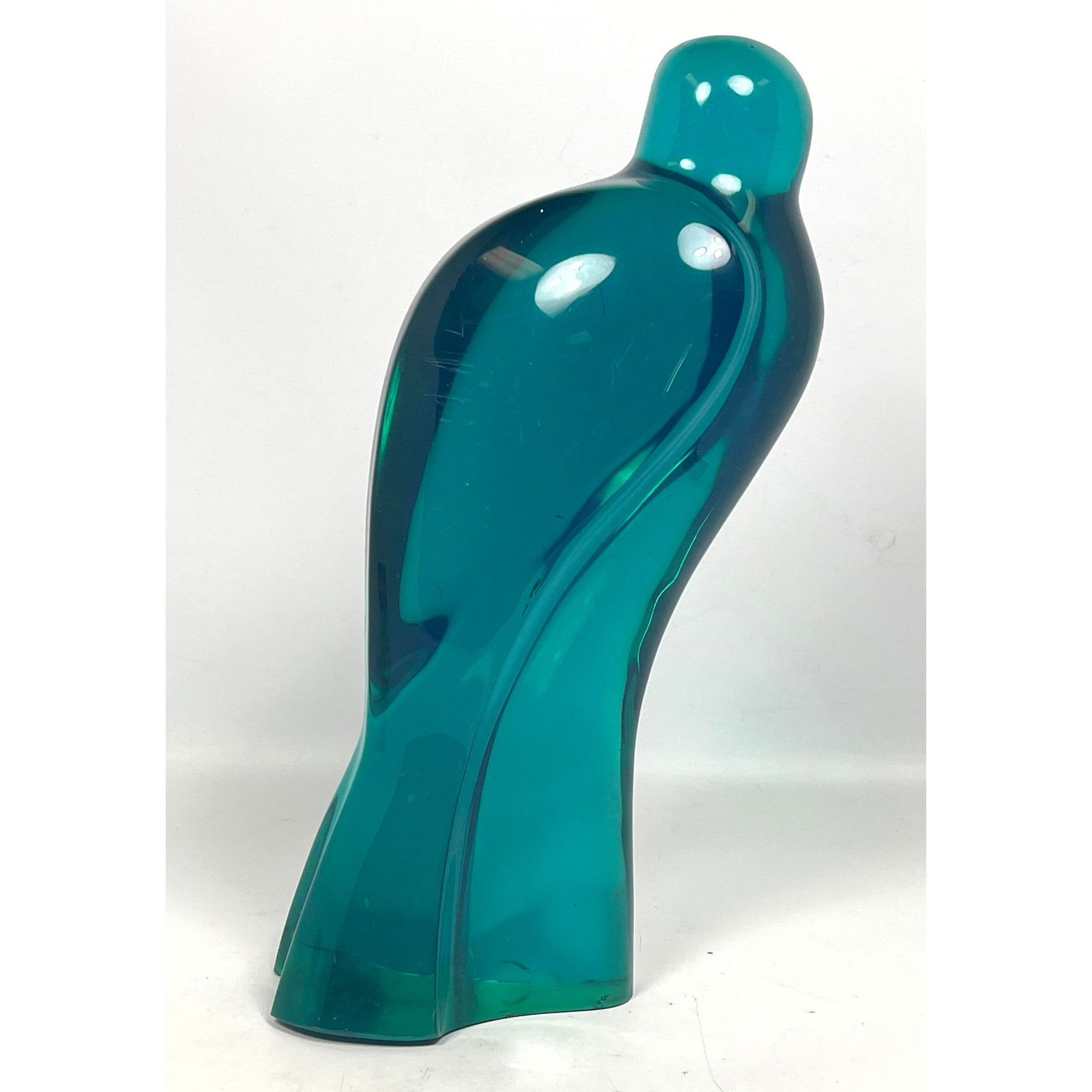 Acrylic Lucite Modernist Bird Sculpture.: Acrylic Lucite Modernist Bird Sculpture. Dimensions: Height: 14 inches, Width: 6 inches, Depth: 4 inches. --- US Packing and Shipping charge: In house shipping available. Will be calculated once desti