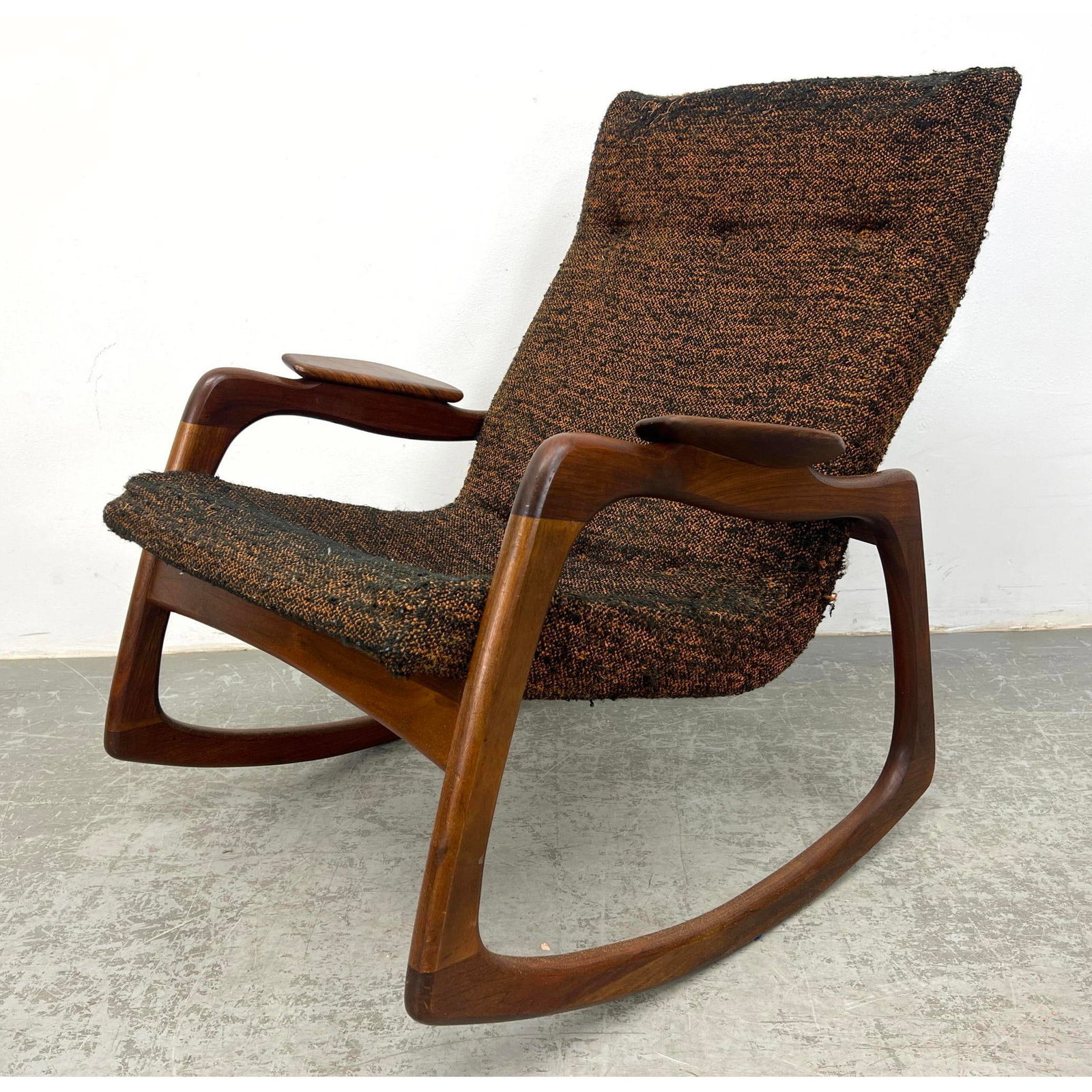 Vintage Adrian Pearsall rocking Easy Chair with Paddle Arms. (1 of 9)