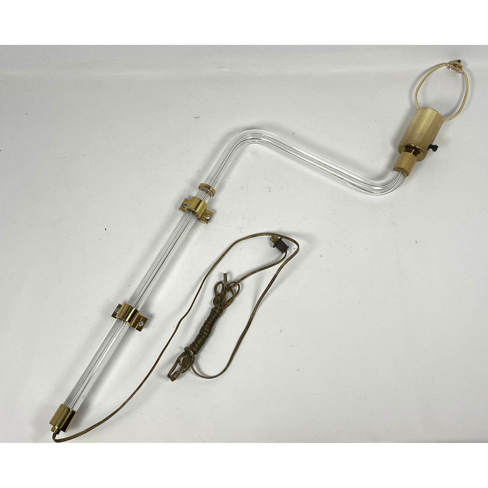 Peter Hamburger for Knoll bracket lamp. Lucite stem with brass trim and mounting hardware. Not Marke (1 of 10)