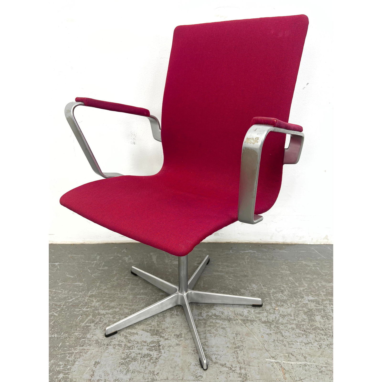 Red FRITZ HANSEN Swivel Aluminum Arm Chair. ARNE JACOBSEN Designed Office Desk Chair. Not Marked. (1 of 10)