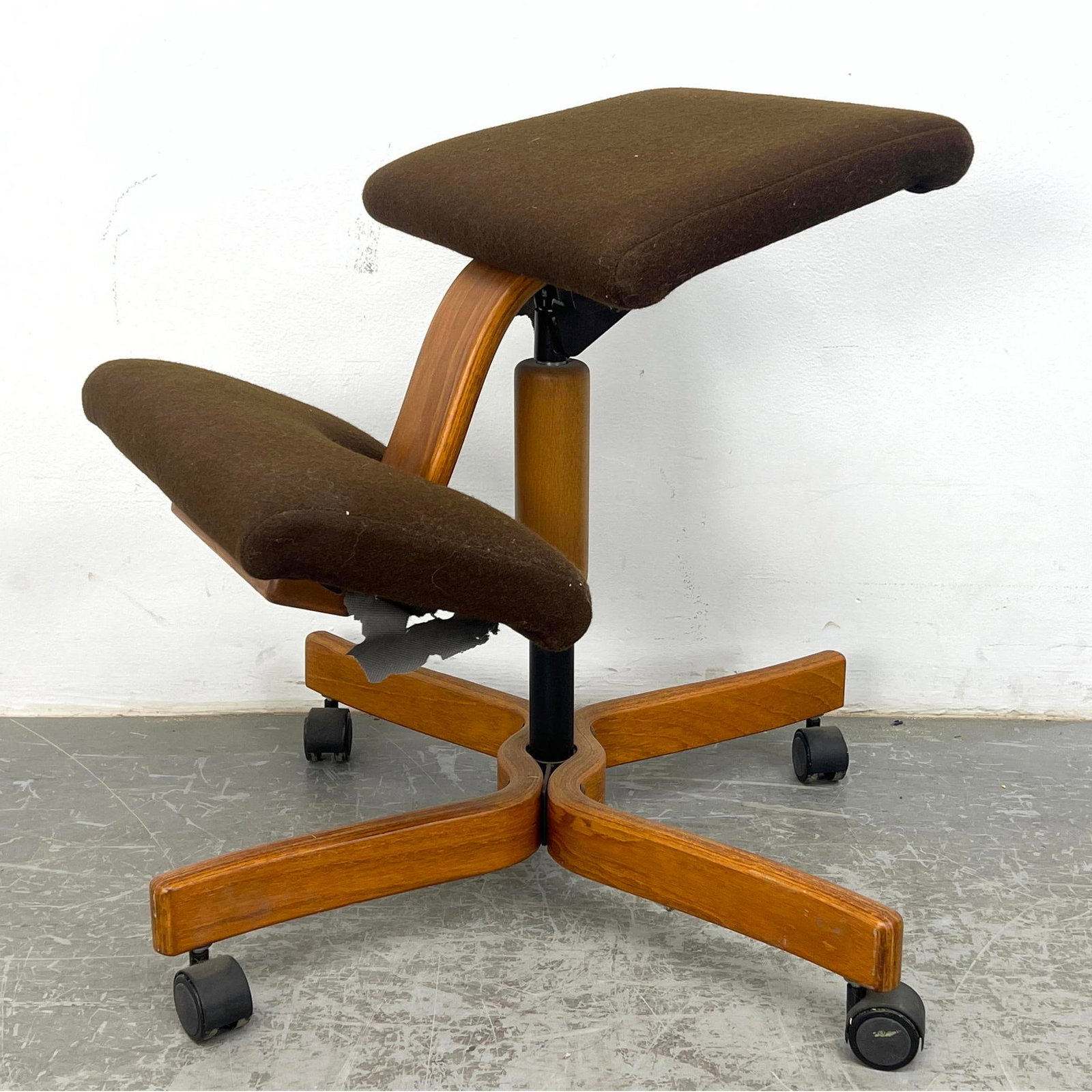 Modern Kneeling Work Office Chair. Adjustable Seat: Modern Kneeling Work Office Chair. Adjustable Seat Dimensions: Height: 25.5 inches, Width: 30 inches, Depth: 30 inches. ---