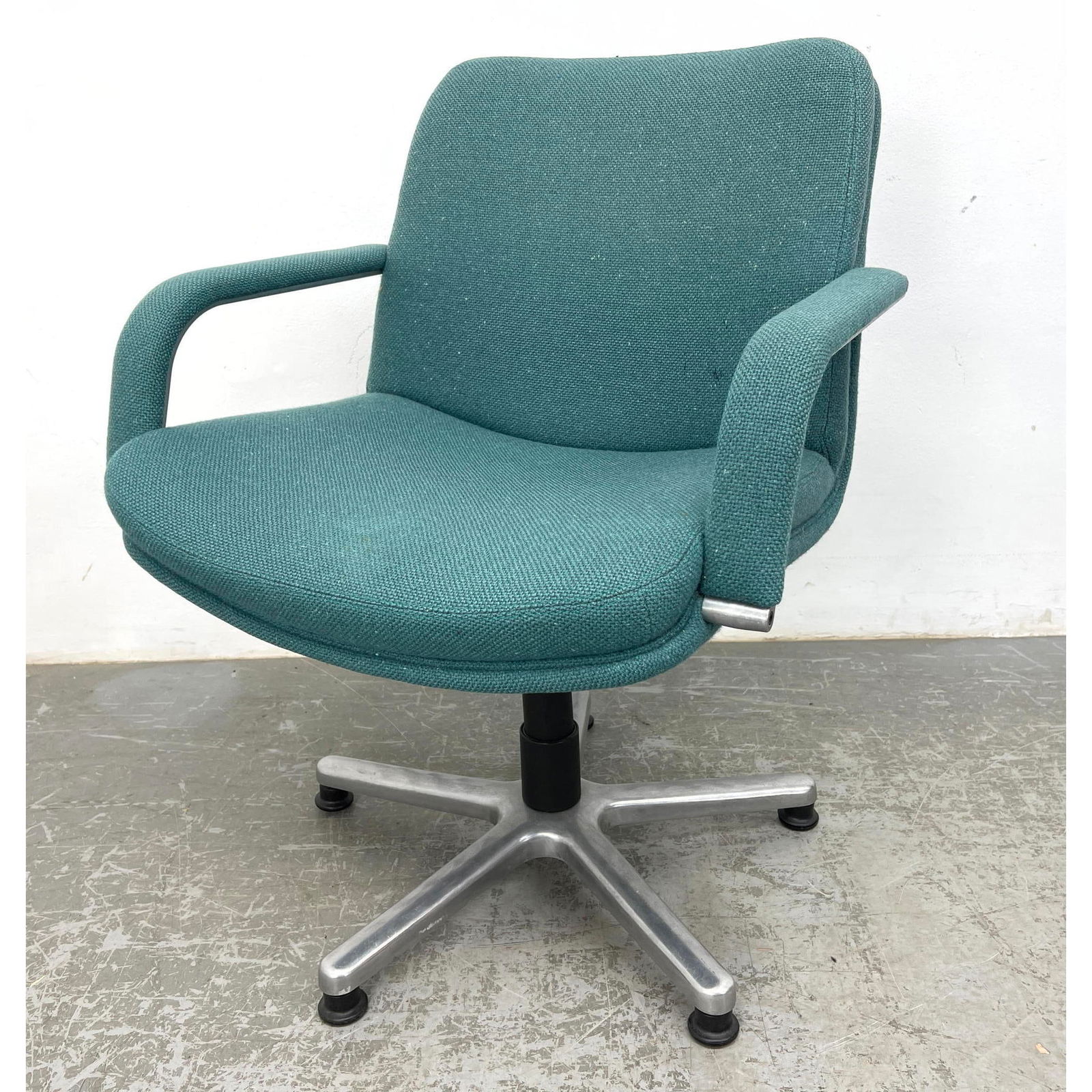 Swivel chair by Geoffrey Harcourt for Artifort. Conference Desk Chair. (1 of 9)