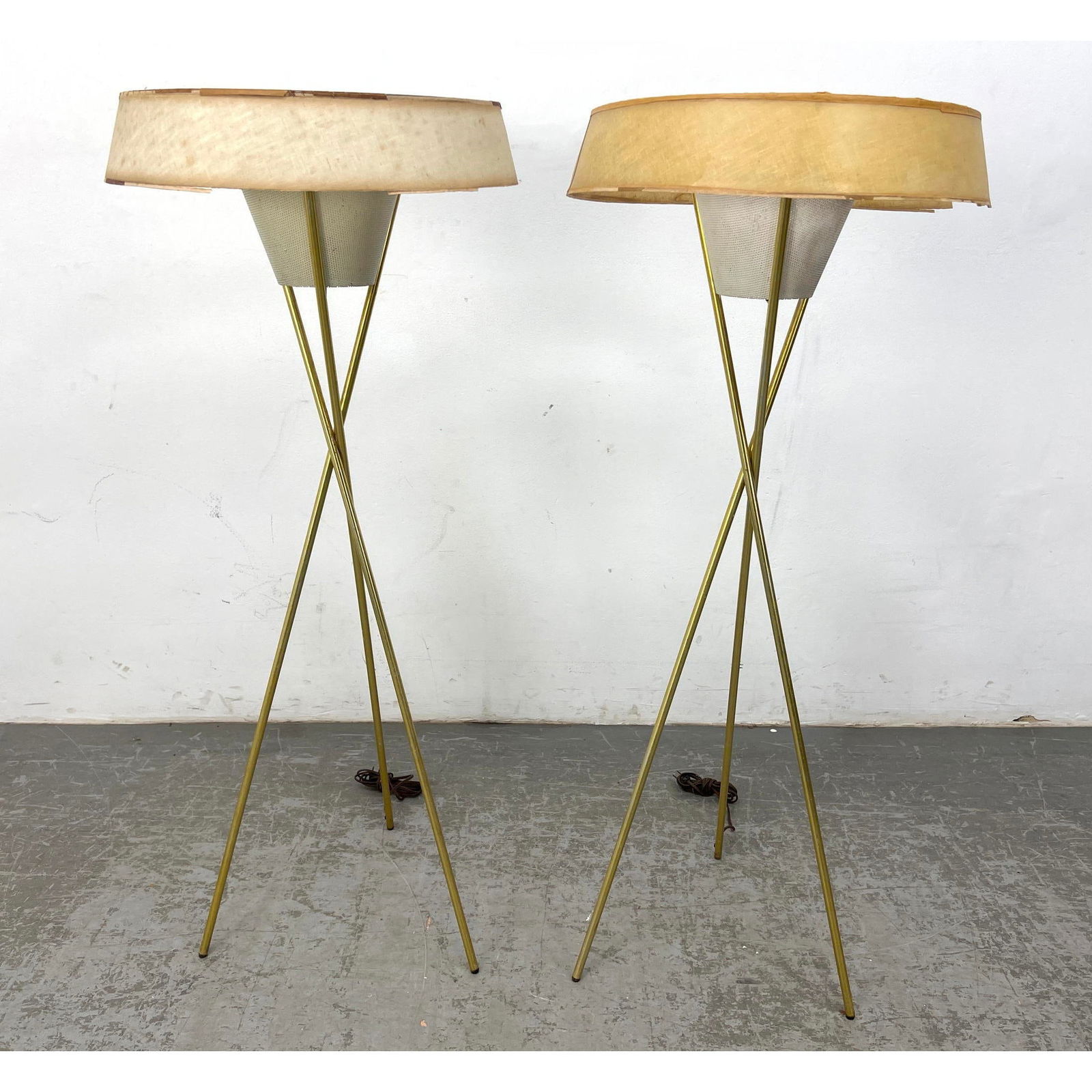 Pair 50s Gerald Thurston Lightolier Project Floor Lamps. (1 of 14)