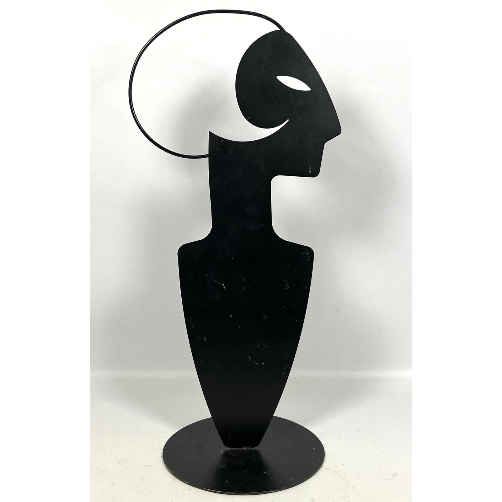 Gordon Keith Welded Stylized Female Torso Sculpture. Art Deco Style: Gordon Keith Welded Stylized Female Torso Sculpture. Art Deco Style Dimensions: Height: 24.75 inches, Width: 11.5 inches, Depth: 9 inches. --- - We offer curbside delivery for most items to NYC, Manha