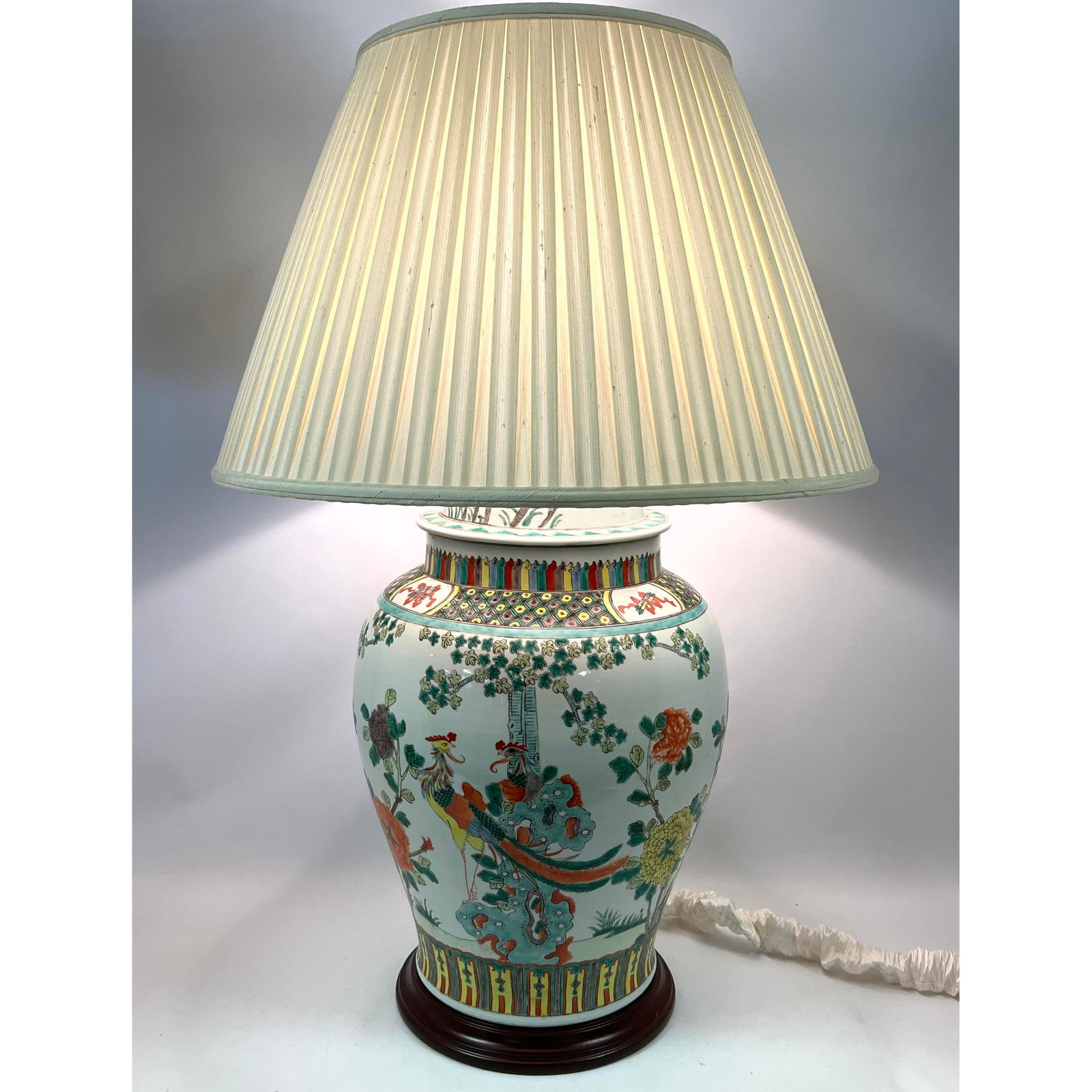 Very Large Oversized Chinese Famillle Vert style Porcelain Lamp. Ginger Jar Table Lamp. (1 of 12)