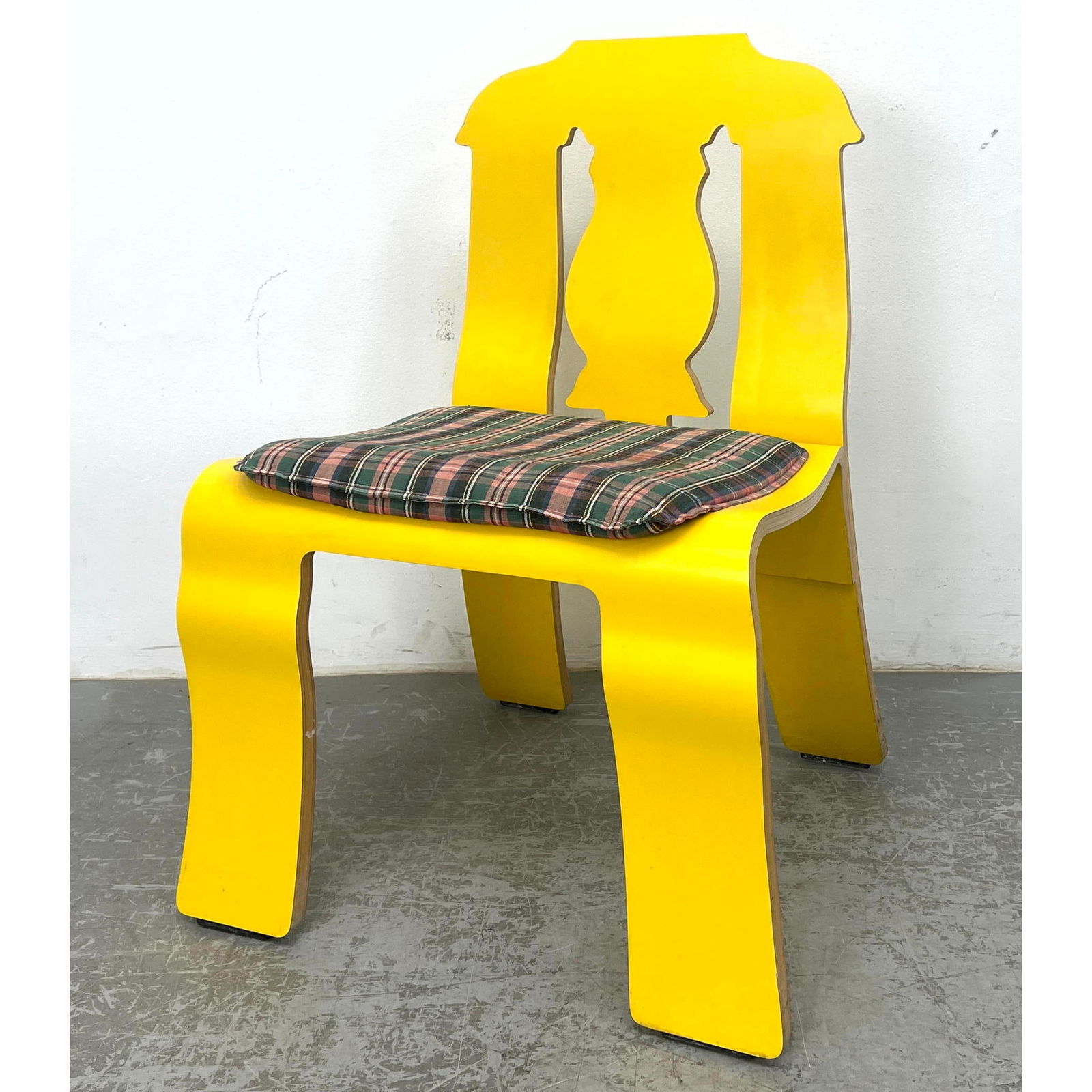 ROBERT VENTURI EMPIRE CHAIR for Knoll. Yellow laminate. Unmarked. (1 of 10)