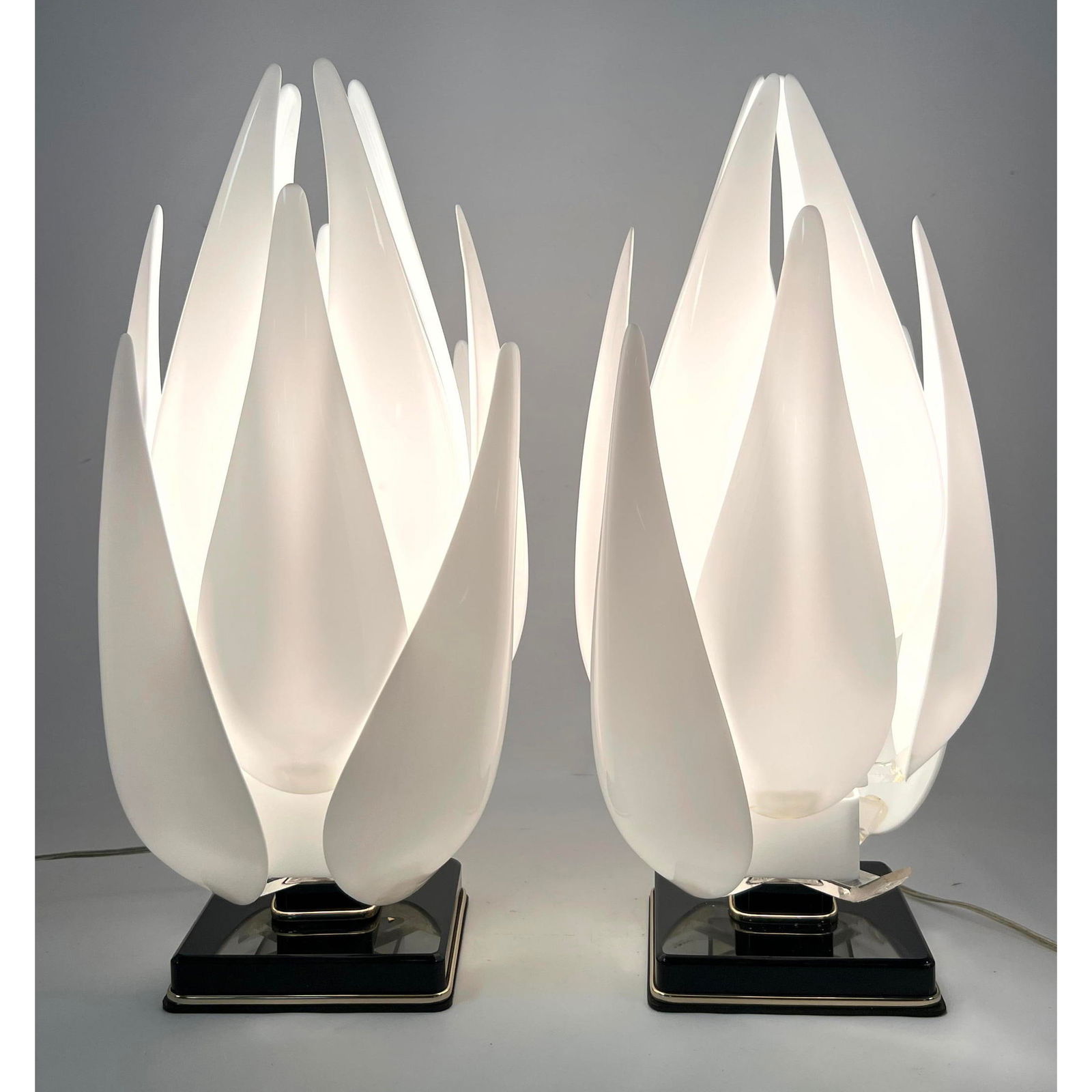 Pair Rougier Acrylic Tulip Table Lamps.: Pair Rougier Acrylic Tulip Table Lamps. Dimensions: Height: 21.5 inches, Width: 10.5 inches, Depth: 10.5 inches. --- Shipping & Delivery Notice - Don?t bid less because of high automated shipping cost