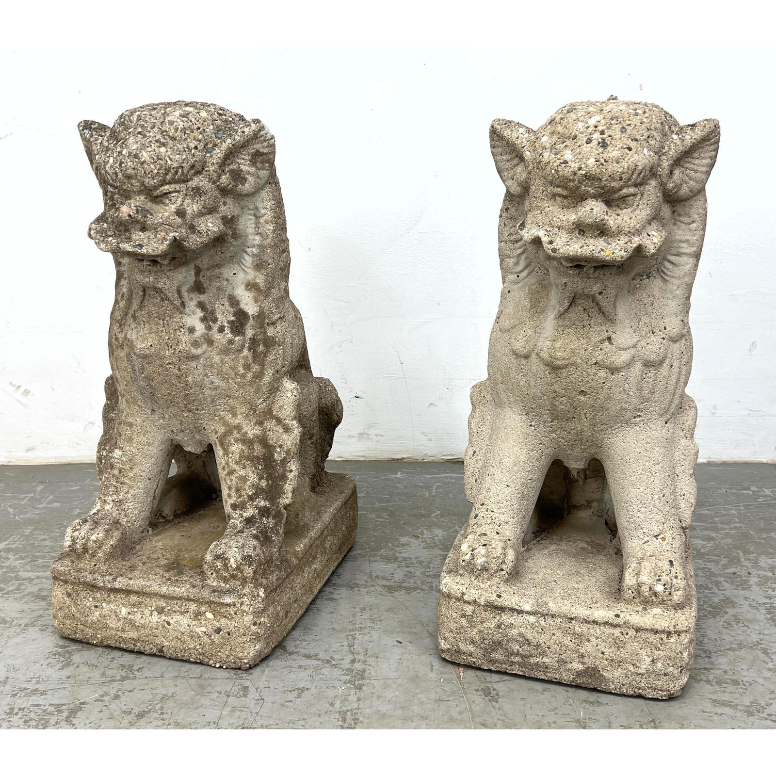 Pair Chinese Style Foo Dogs Cast Stone Sculptures. Outdoor Garden Patio. (1 of 17)