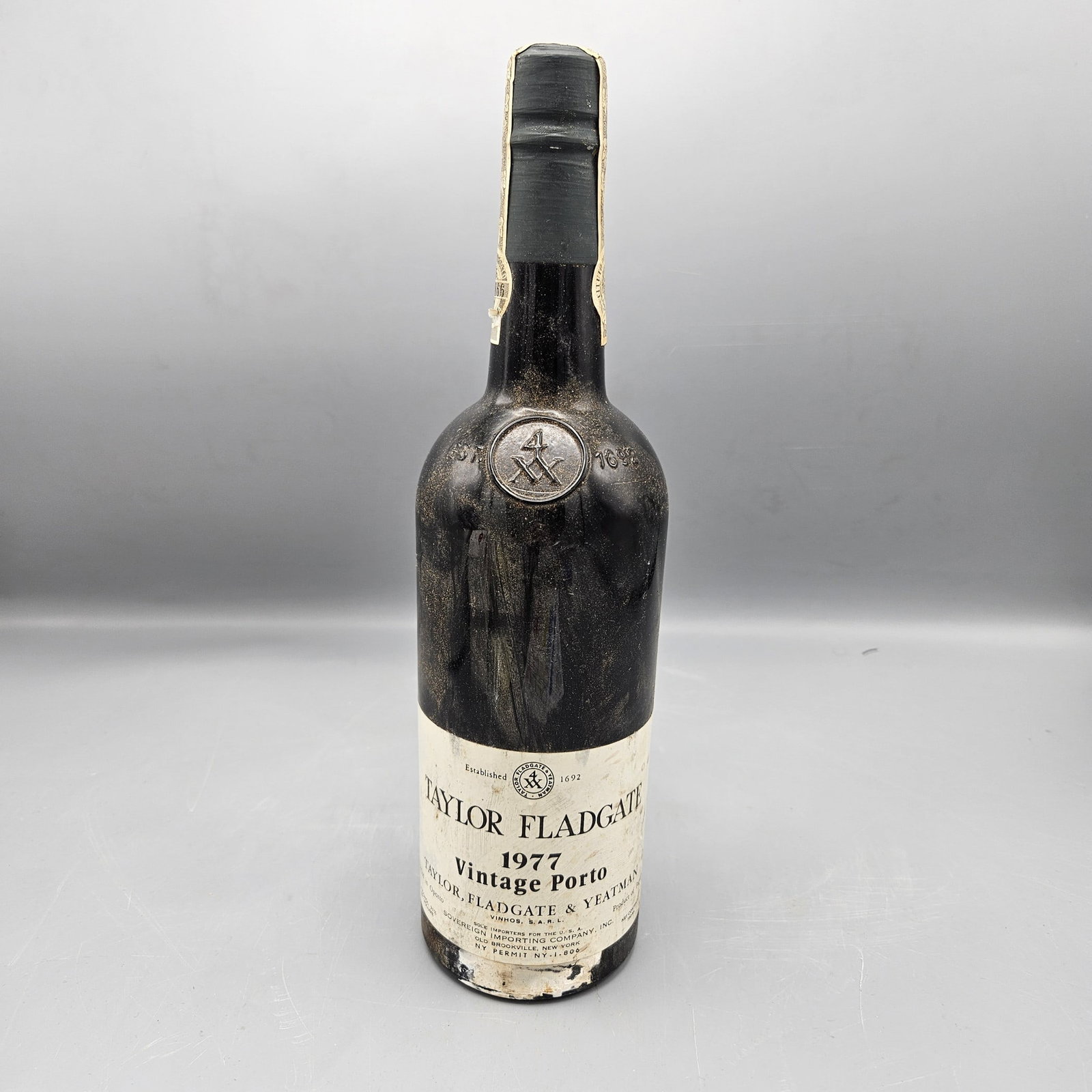 1977 Taylor (Fladgate) Porto Vintage Red - Fortified Wine: 1977 Taylor (Fladgate) Porto Vintage Red - Fortified Wine --- Buyers are encouraged to pick up their purchases directly from our location. Please note: we do not offer shipping for spirits to any dest