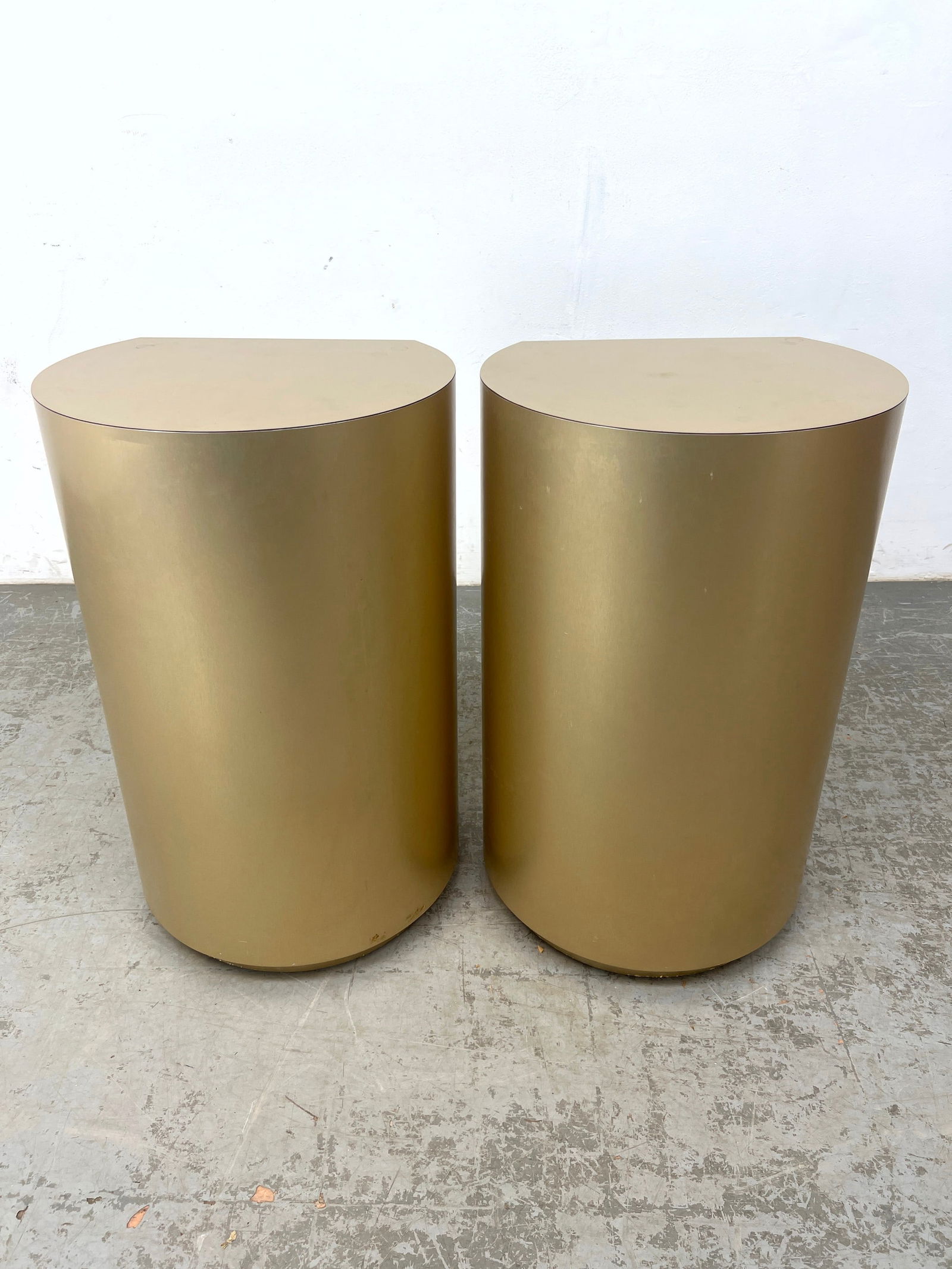 Pr Matte Gold Display Pedestals. Use as separate display pedestals or Pedestal table bases. (1 of 16)