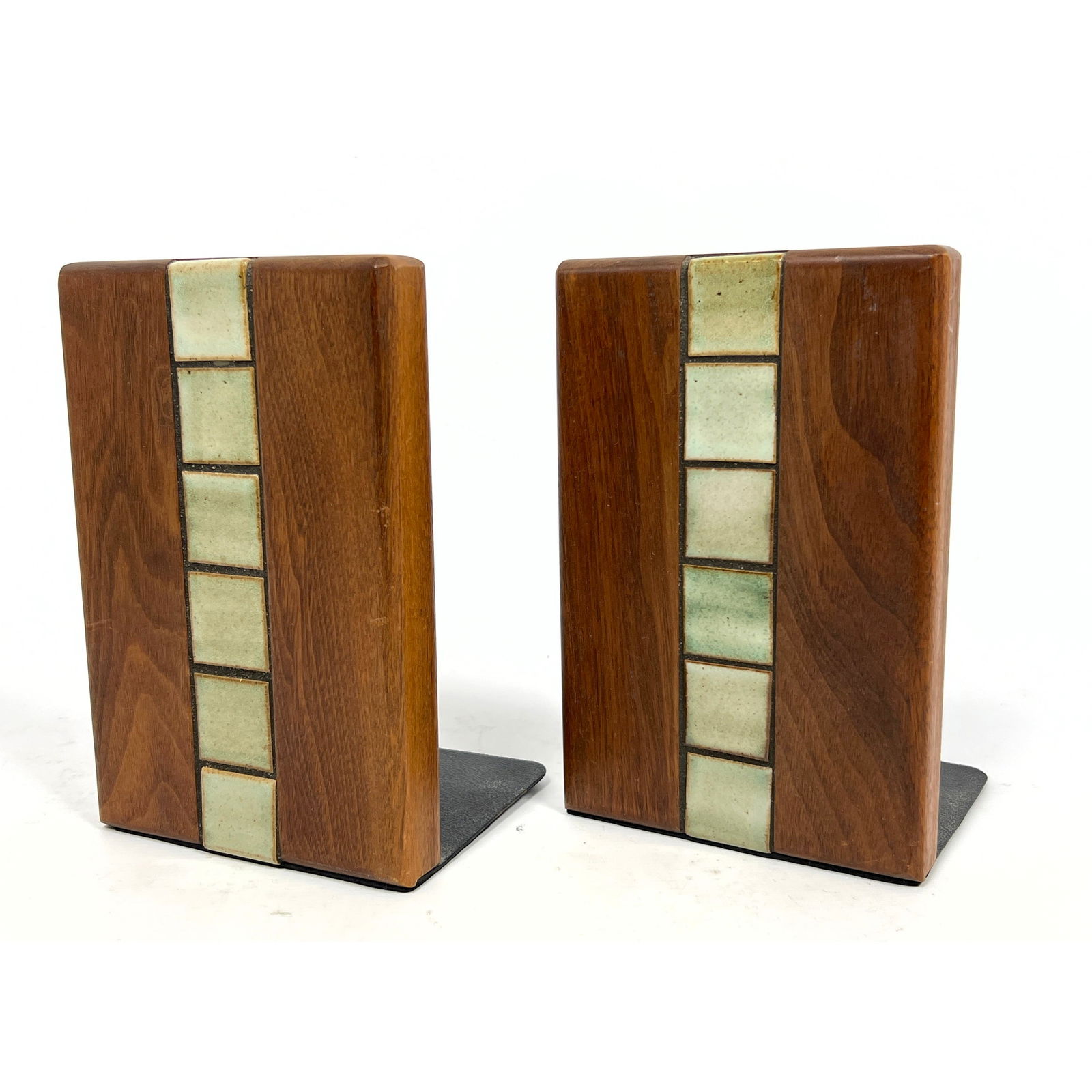 Pr. Gordon and Jane MARTZ for Marshall Studios book ends. Center panel of tiles.: Pr. Gordon and Jane MARTZ for Marshall Studios book ends. Center panel of tiles. Dimensions: Height: 7.5 inches, Width: 5 inches, Depth: 4.25 inches. --- US Packing and Shipping charge: In house shipp