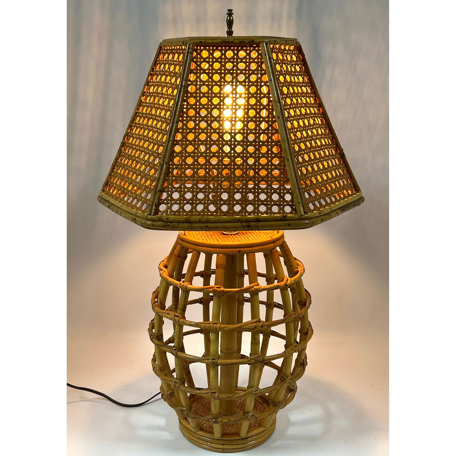 Bamboo Rattan Barrel form Table Lamp. Caned Shade. (1 of 14)