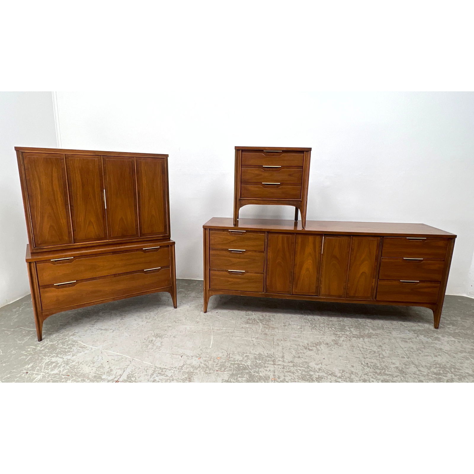 3pc KENT COFFEY American Modern Walnut Bedroom Set. High Low Chests and Single Night Stand. Metal Pu (1 of 20)