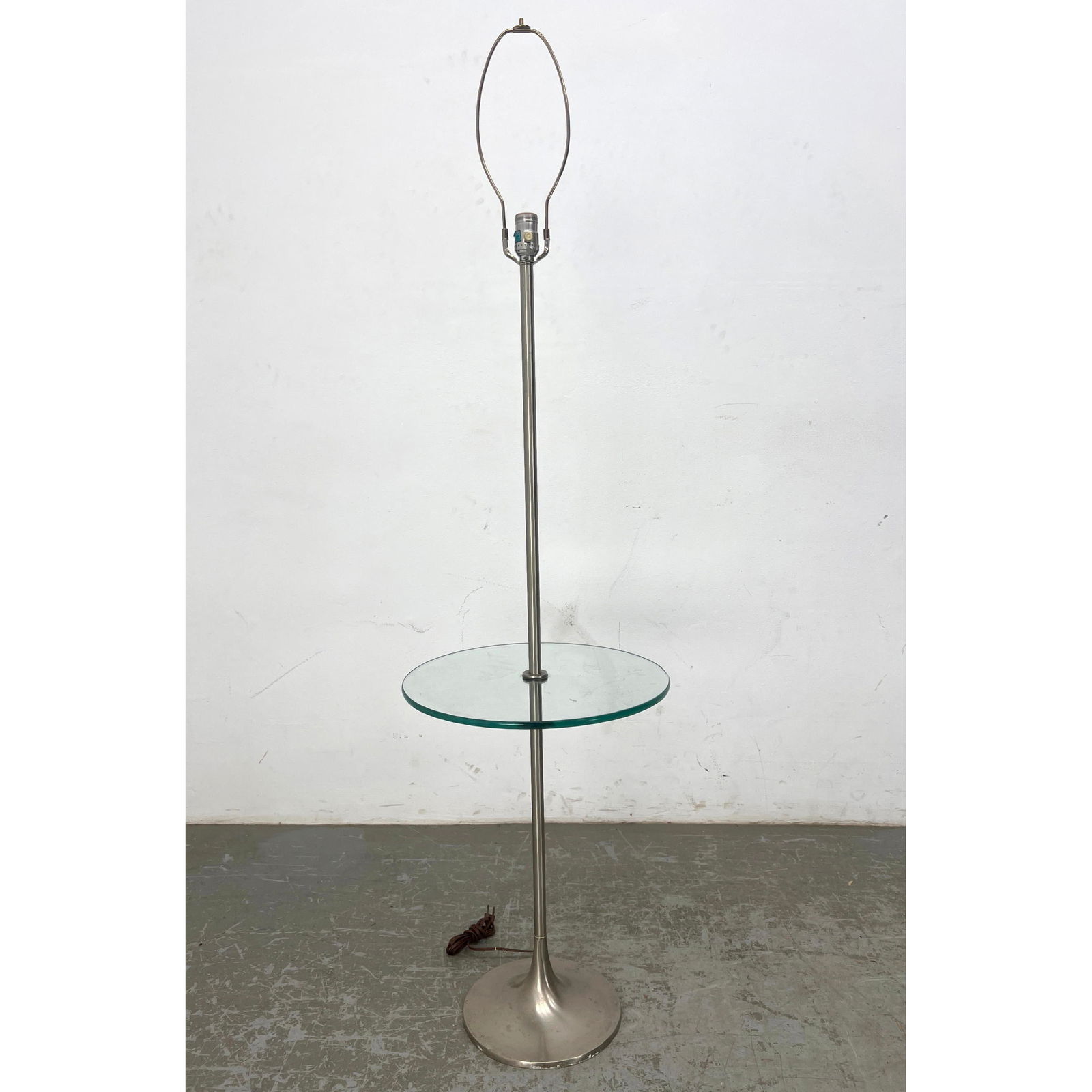 70s Mid Century Laurel Glass Top Floor Lamp Table. (1 of 8)