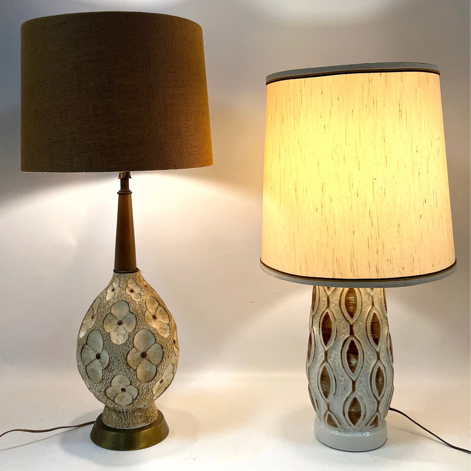 2pcs Mid Century Modern Pottery Table Lamps. (1 of 17)