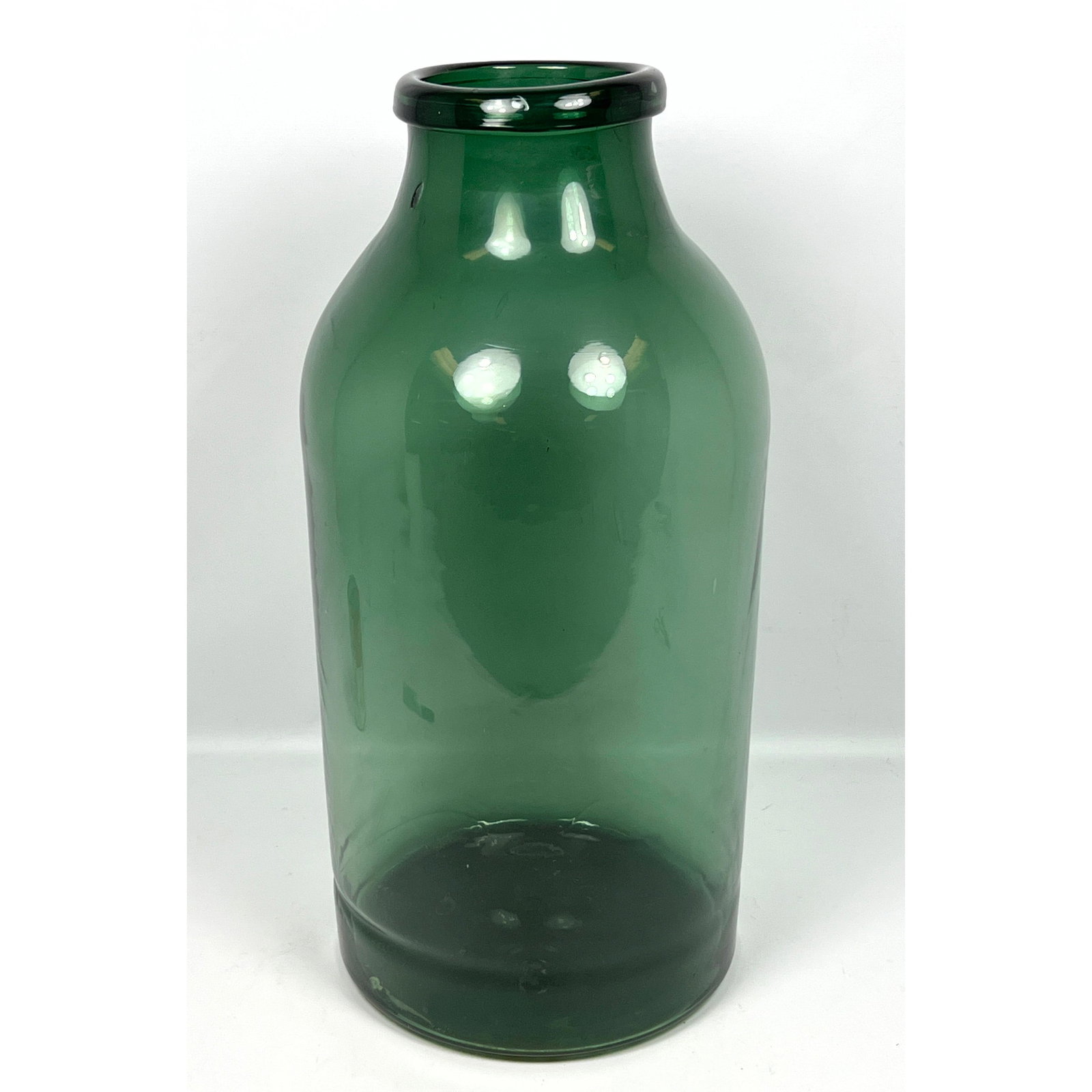 Large Kastrup Hand Blown Art Glass Vase.: Large Kastrup Hand Blown Art Glass Vase. Dimensions: Height: 20 inches, Width: 9 inches, Depth: 9 inches. --- US Packing and Shipping charge: In house shipping available. Will be calculated once desti