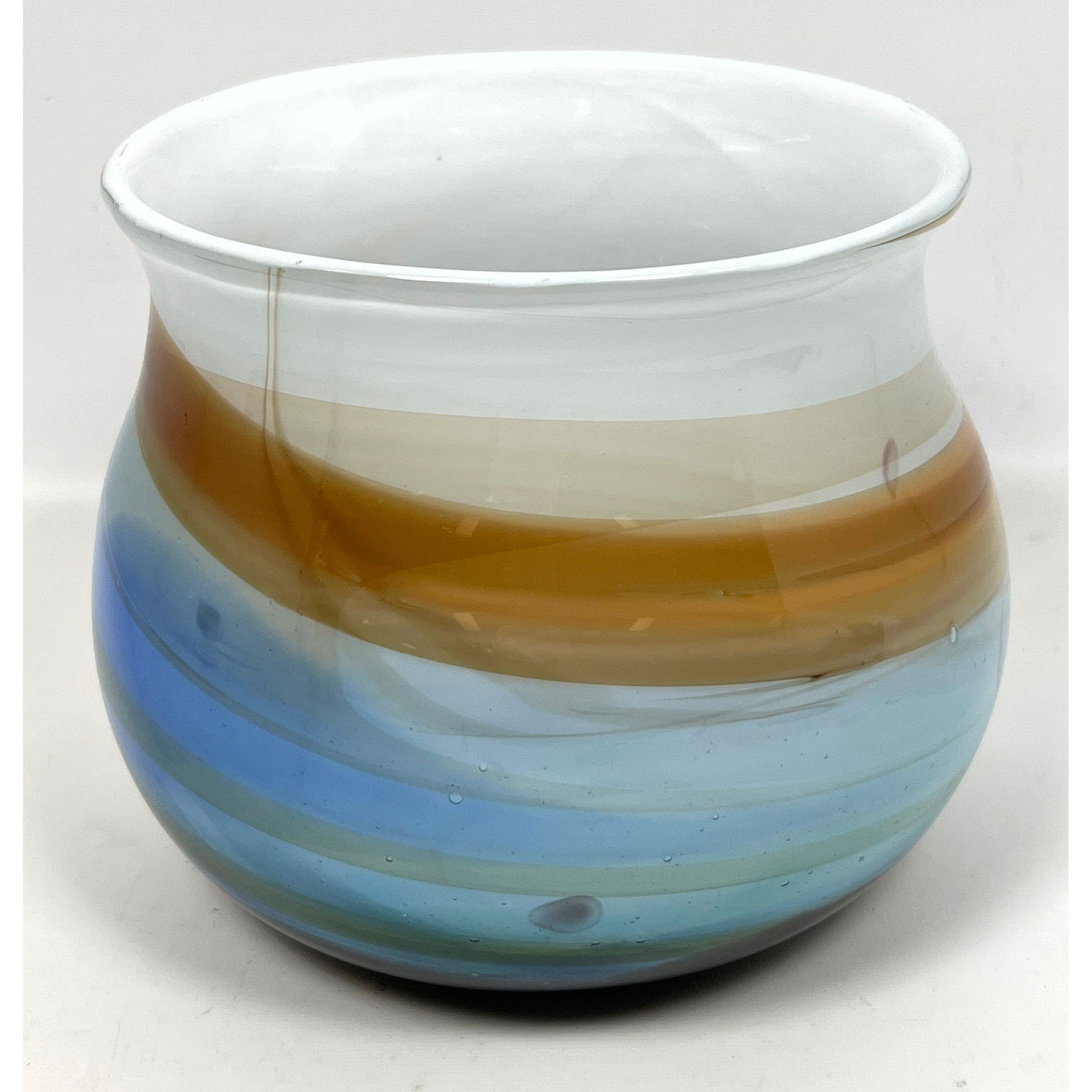 SIGNED Holmegaard 'Atlantis' Art Glass Vase.: SIGNED Holmegaard 'Atlantis' Art Glass Vase. Dimensions: Height: 7 inches, Width: 8 inches, Depth: 8 inches. --- US Packing and Shipping charge: In house shipping available. Will be calculated once de