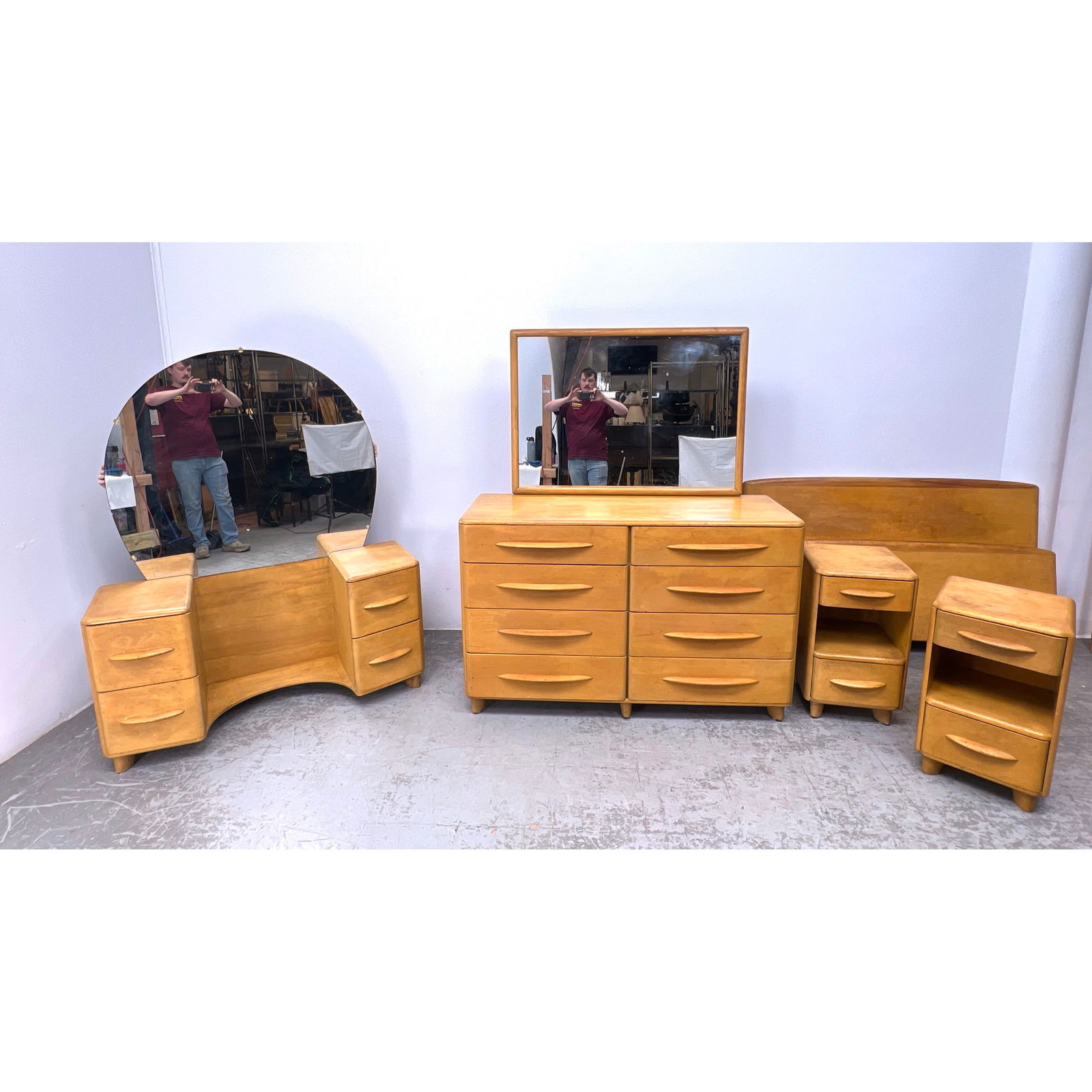 7pc HEYWOOD WAKEFIELD Blond Mid Century Bedroom Set. Vanity with Mirror. Low Chest with Mirror. Two (1 of 20)