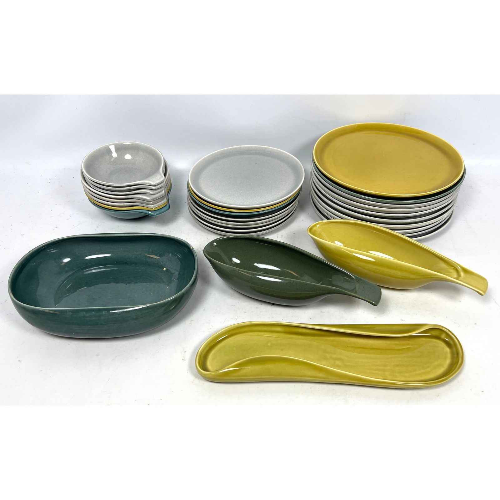 31pcs  Russel Wright American Modern plates and serving pieces in gray, green, and yellow. (1 of 19)