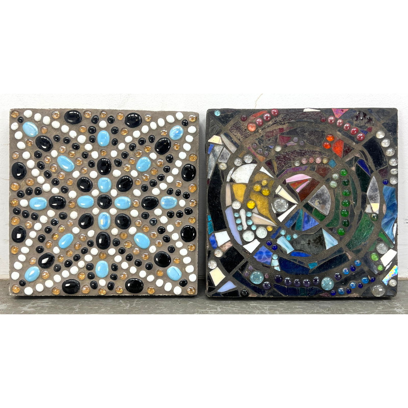 2pc Sandra L Goldman Artist Inlaid Glass Mosaic Stepping Stones. Outdoor. Garden. One has glass pebb (1 of 15)