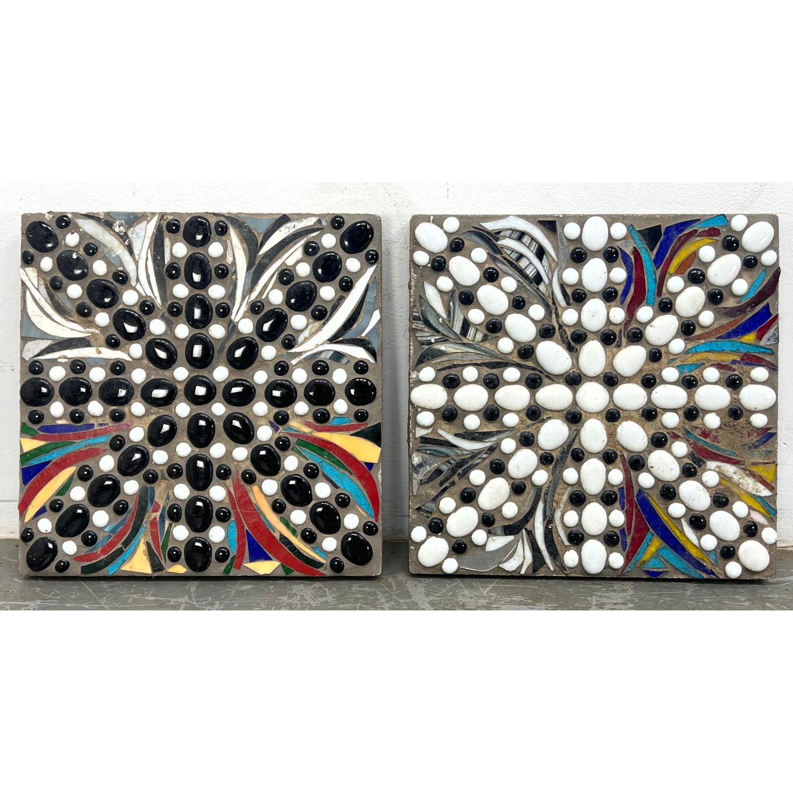 2pc Sandra L Goldman Artist Inlaid Glass Mosaic Stepping Stones. Outdoor. Garden. Both have  glass p (1 of 15)