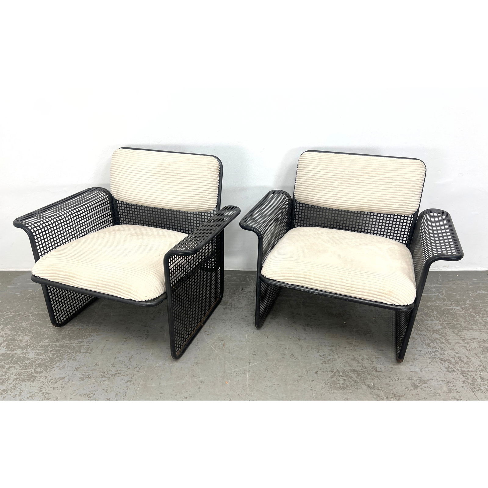 Pair Vintage Italian postmodern wire armchairs. Manufactured by Talin, Padova. Hoffman style.: Pair Vintage Italian postmodern wire armchairs. Manufactured by Talin, Padova. Hoffman style. Dimensions: Height: 28.5 inches, Width: 32.75 inches, Depth: 25 inches. - Seat Height: 16 inches --- - We