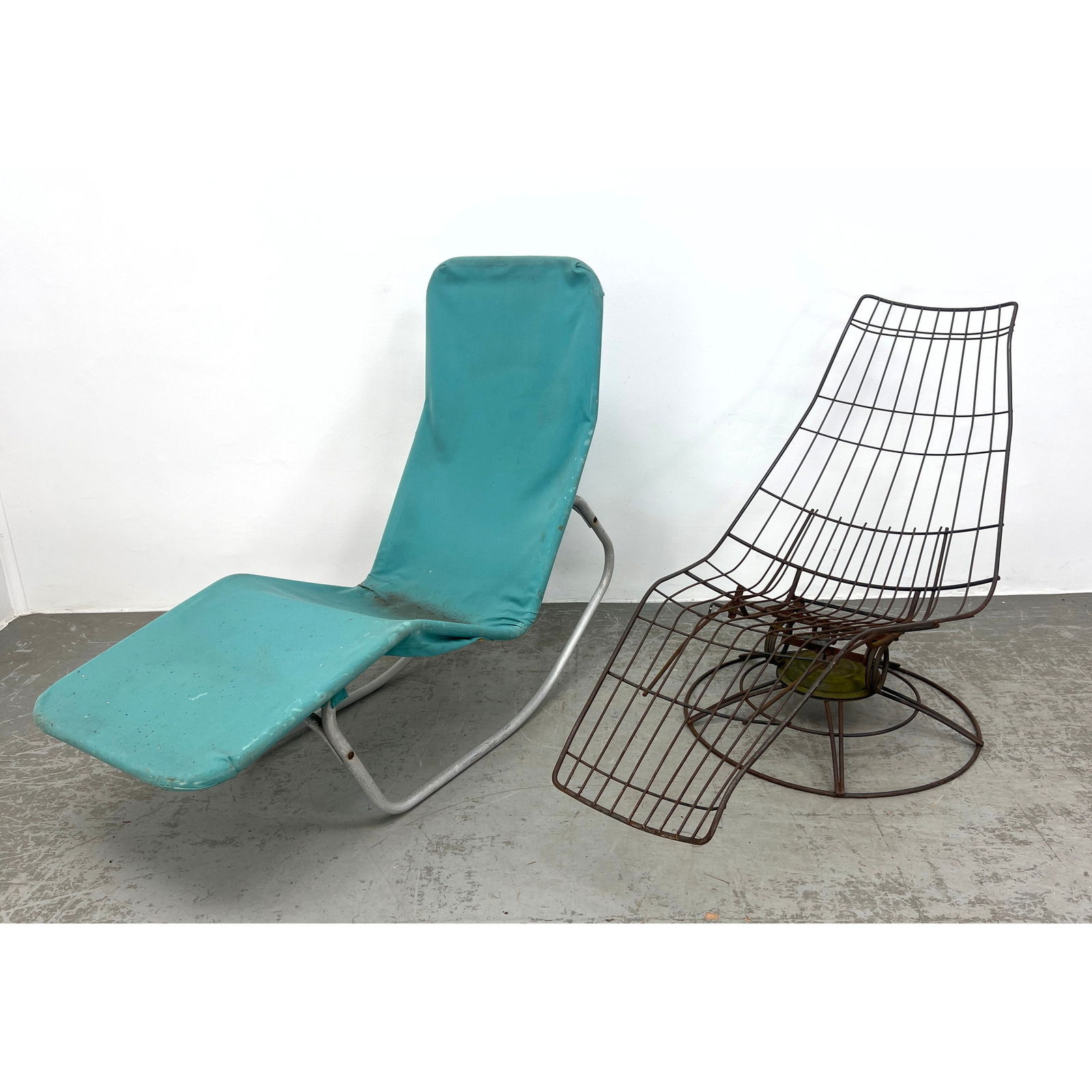 2pc Outdoor Garden Chaise Lounges. 1) HOMECREST "Siesta" Chaise Modern Design. 2) Aluminum frame cha (1 of 13)