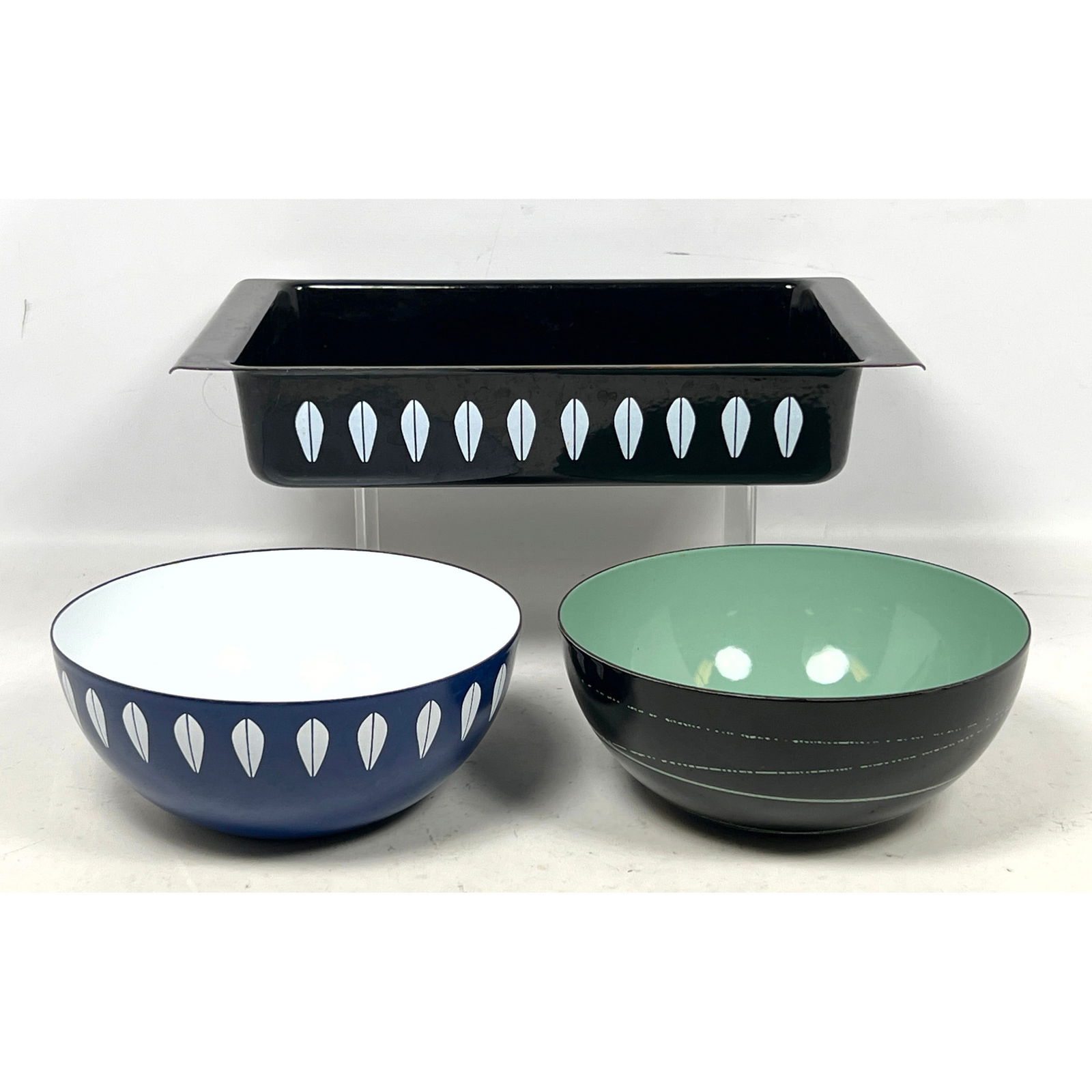 3pc CATHRINEHOLM Norway MCM Bowls. 2 Lotus Pieces: Baking Dish and Bowl. Bowl with Coil design. One (1 of 15)