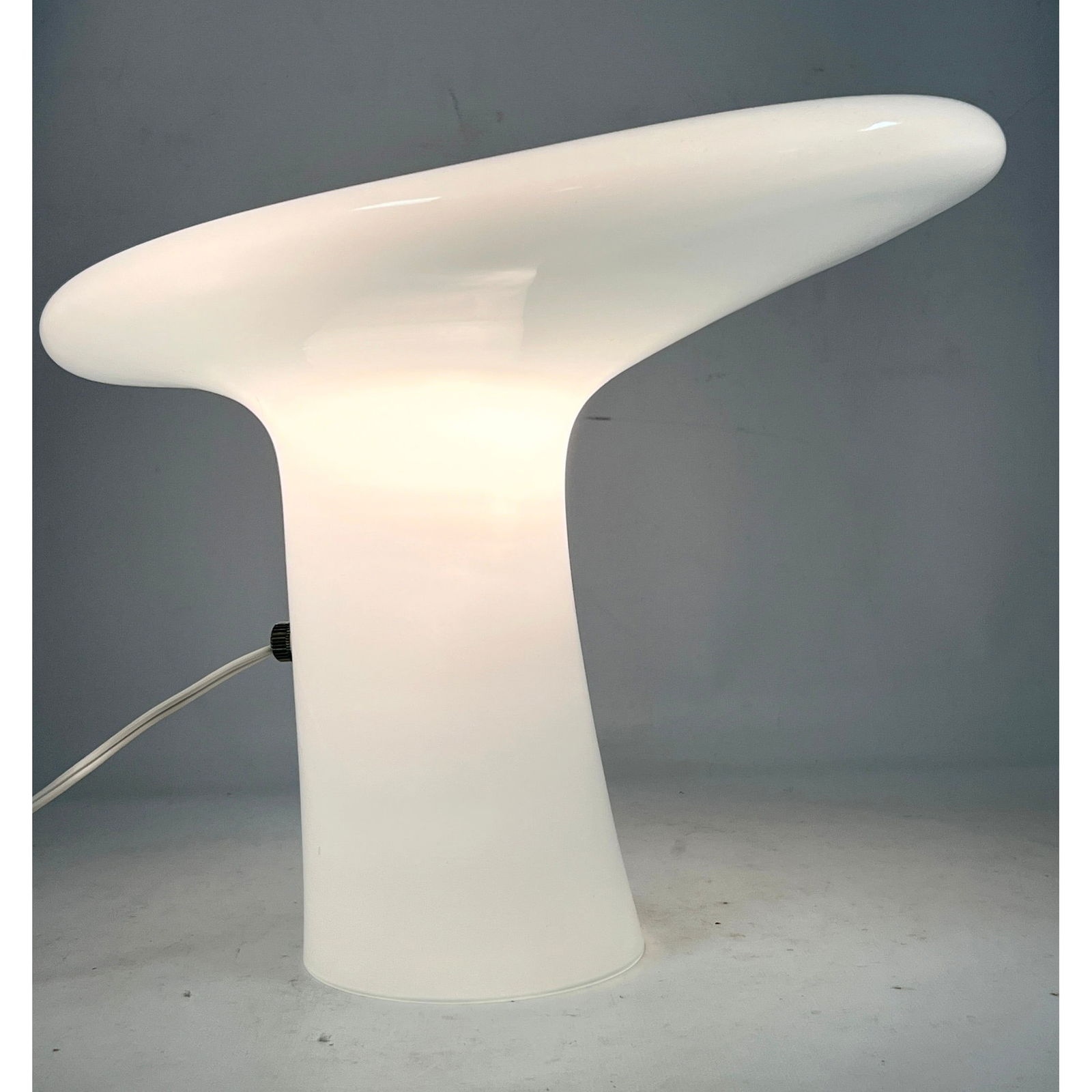 Gino Vistosi White Glass Table Lamp. Murano Made in Italy Label. (1 of 12)