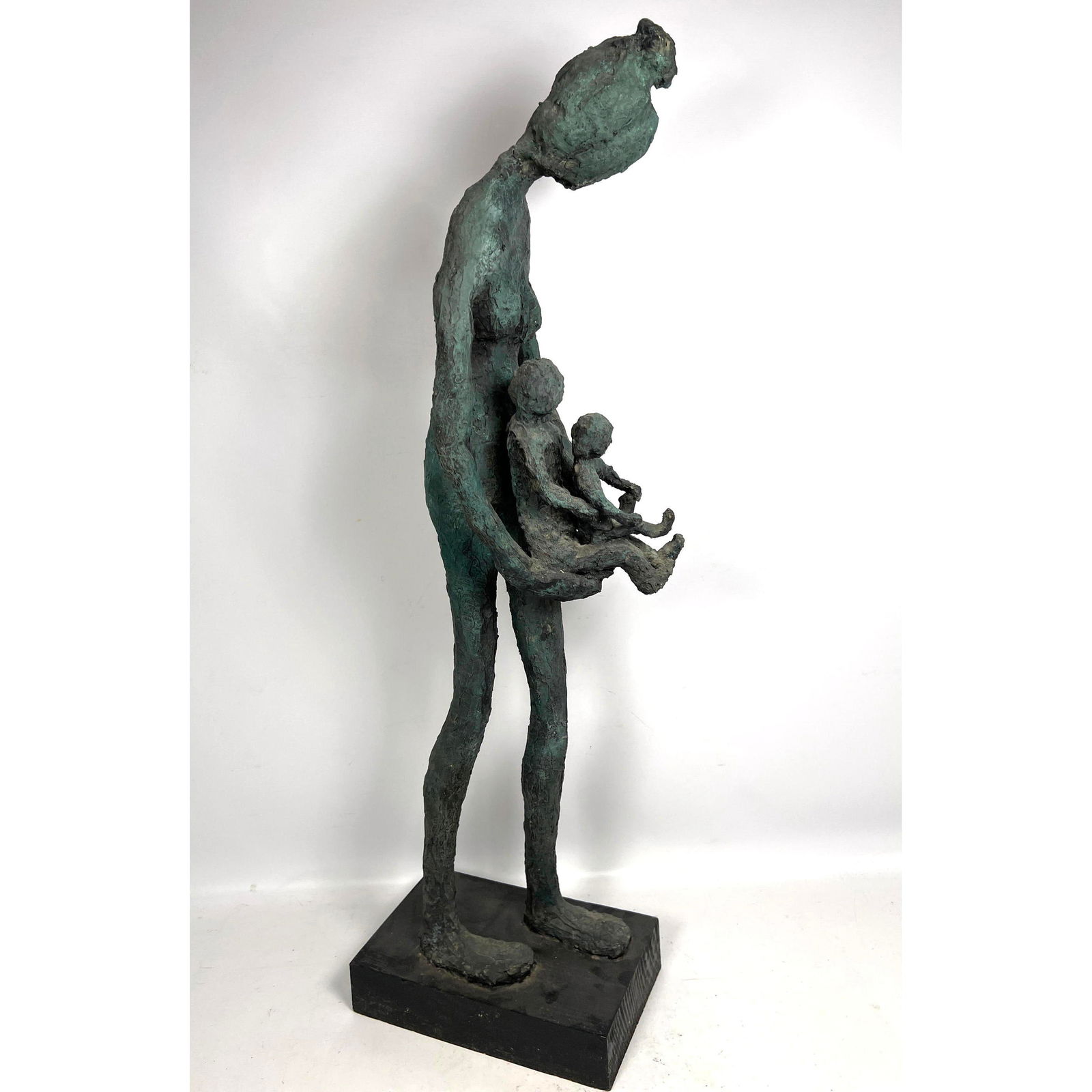 Brutalist Modern Sculpture of Mother and Child. Manuel Neri Style.: Brutalist Modern Sculpture of Mother and Child. Manuel Neri Style. Dimensions: Height: 39 inches, Width: 11.75 inches, Depth: 7.5 inches. --- - We offer curbside delivery for most items to NYC, Manhat